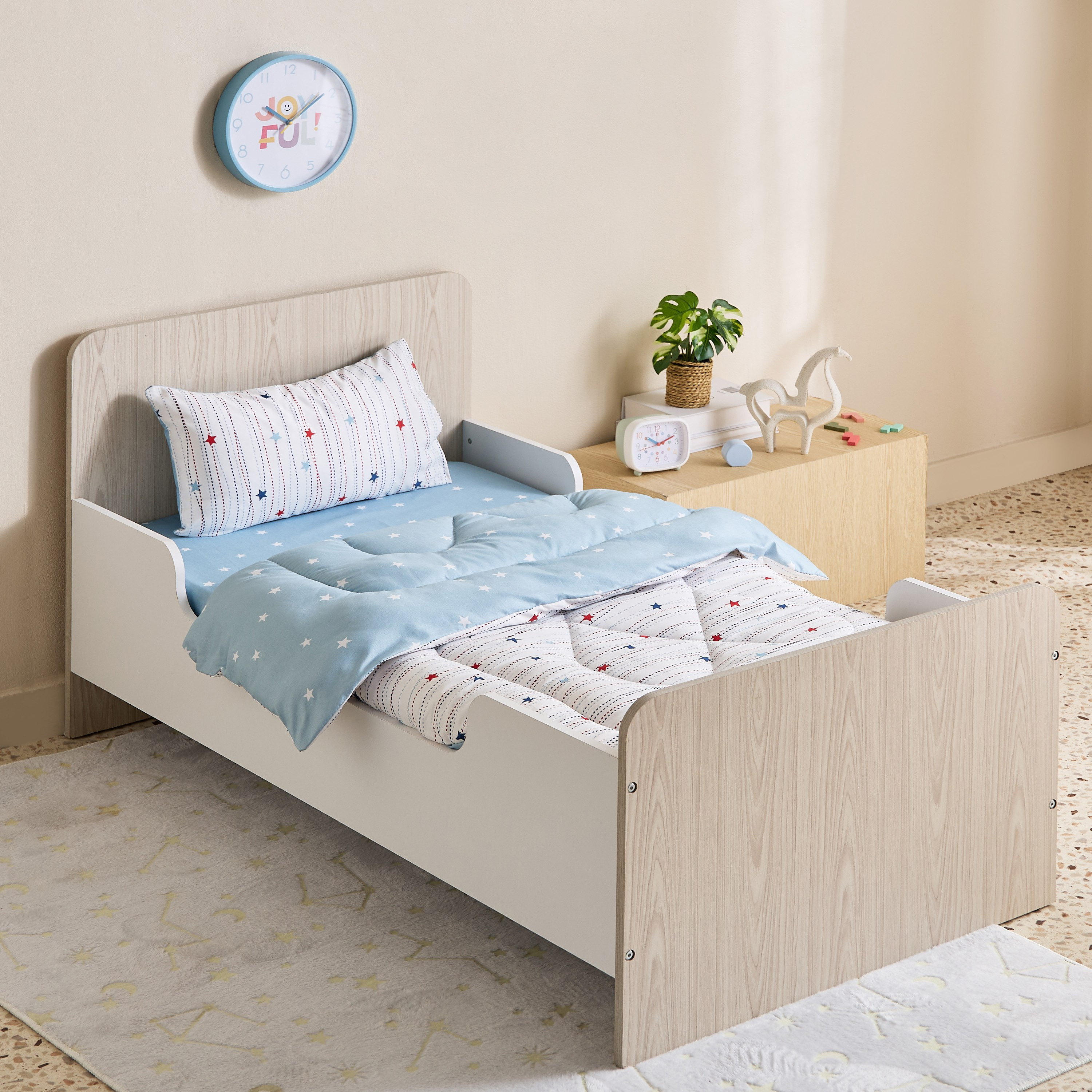 طقم لحاف طفل مع شرشف مطاطي وغطاء وسادة مايكروفايبر ستارلايت من نورا - 100x150 سم-hbxkidsandyouth-beddingandfurnishings-comfortersets-image-2