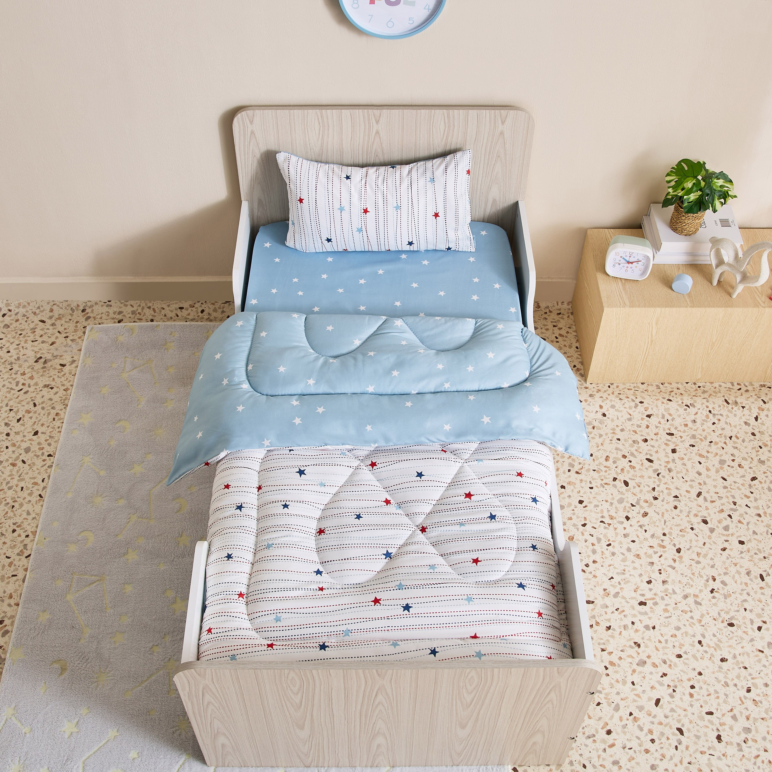 طقم لحاف طفل مع شرشف مطاطي وغطاء وسادة مايكروفايبر ستارلايت من نورا - 100x150 سم-hbxkidsandyouth-beddingandfurnishings-comfortersets-image-3