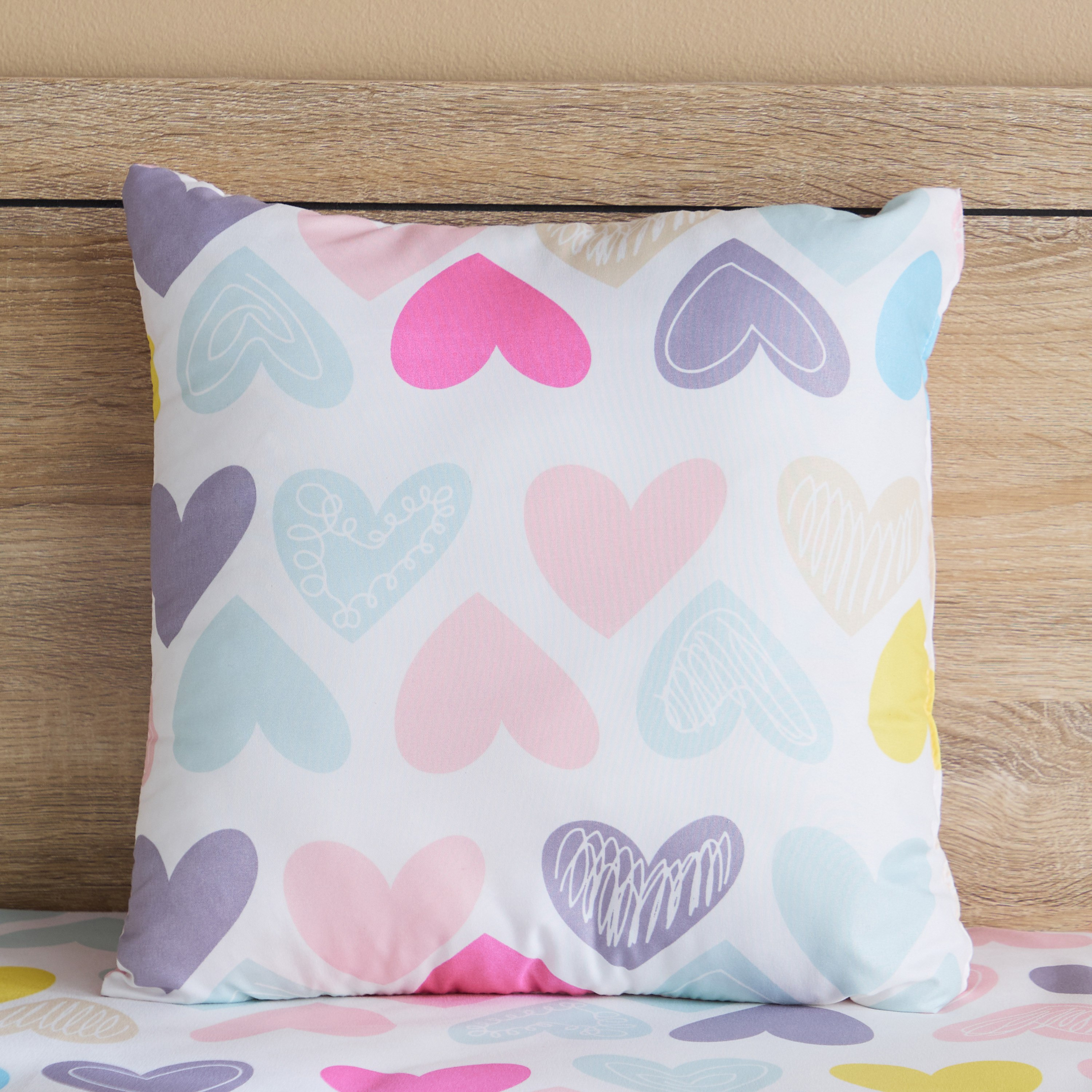 وسادة محشوة ألياف دقيقة قلوب من نورا - 40x40 سم-hbxhomeware-hbxkidsandyouth-image-2