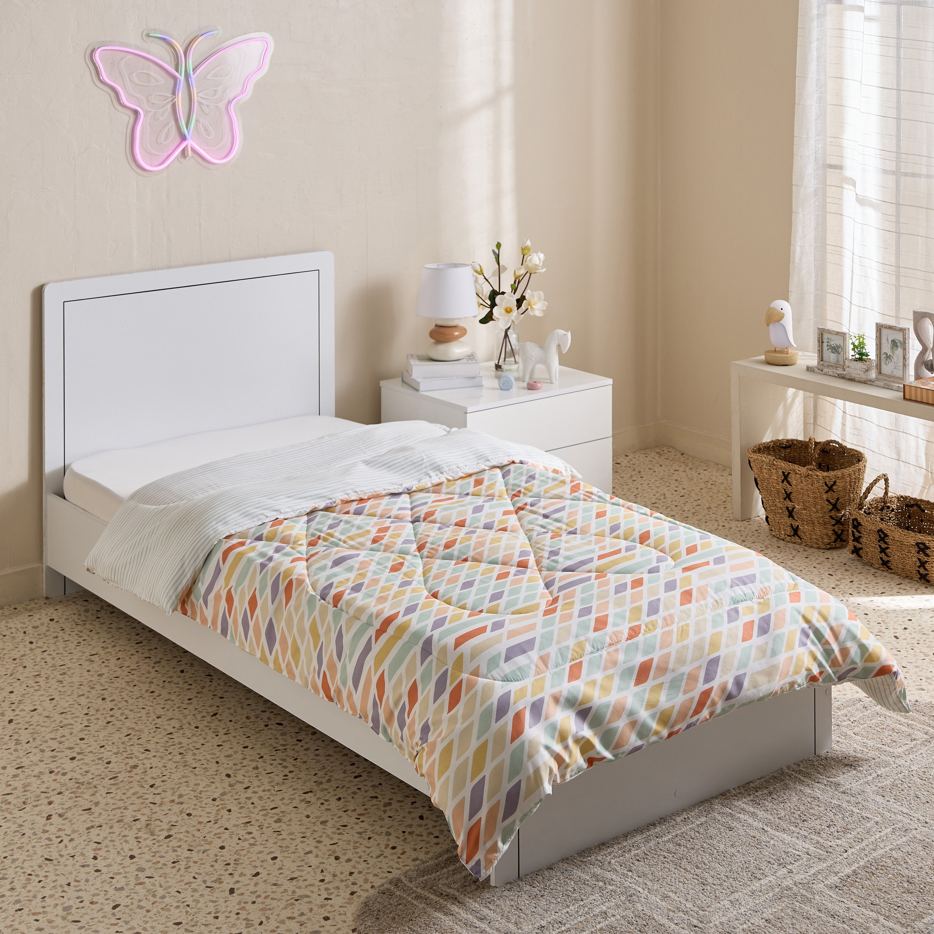 لحاف فردي من الألياف الدقيقة بريزم من نورا - 135x220-hbxkidsandyouth-beddingandfurnishings-comfortersets-image-1