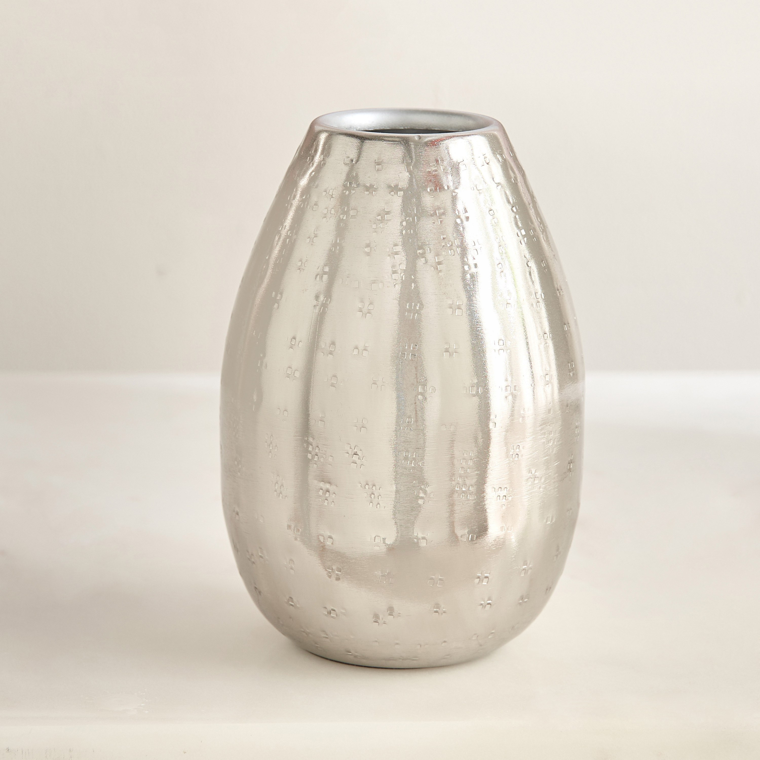 Avya Metal Etched Vase - 10x10x15 cm-hbxbedroom-decorandaccessories-vases-image-2