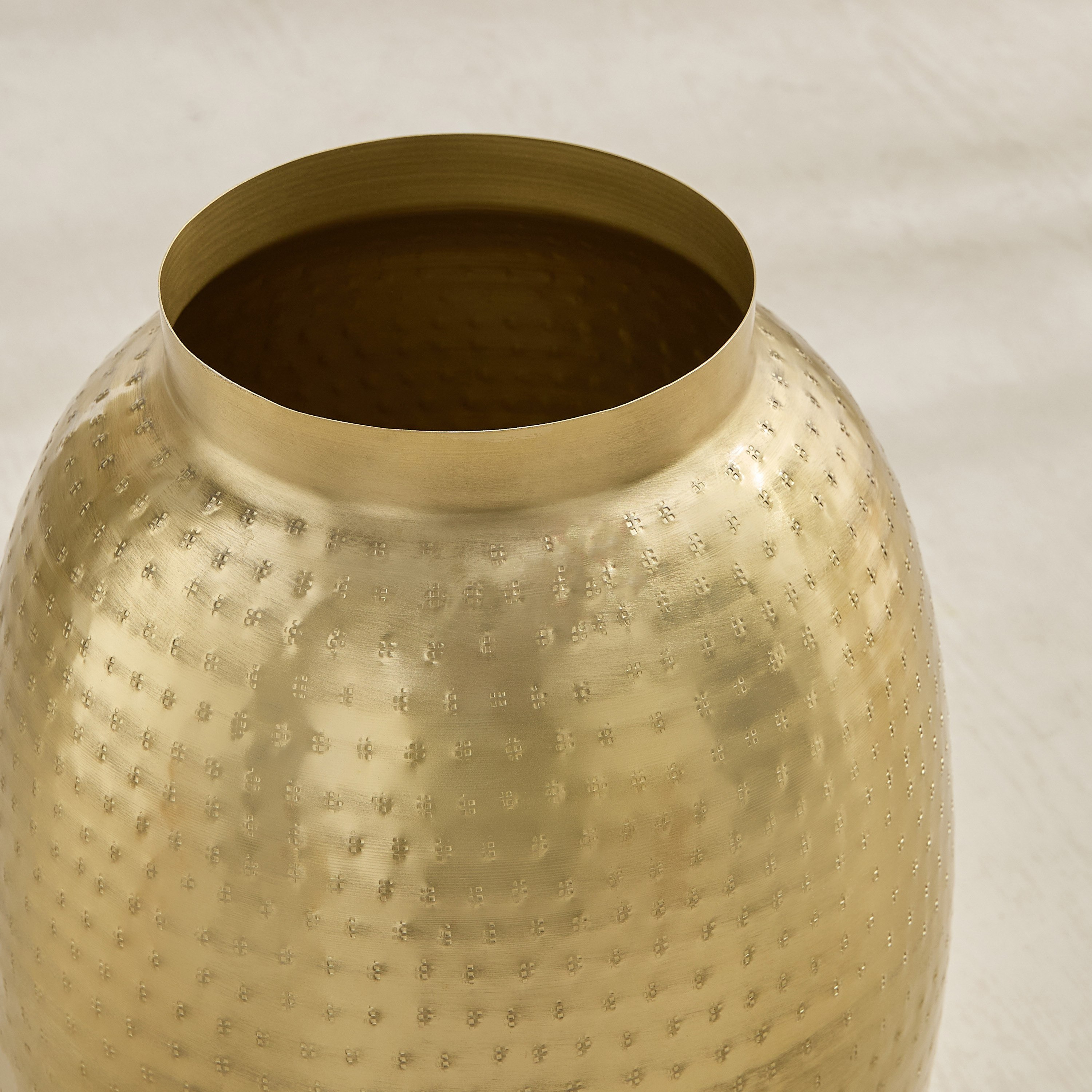 Avya Metal Hammered Floor Planter - 33x33x45 cm-hbxhomeware-hbxdecorandfurnishings-image-3