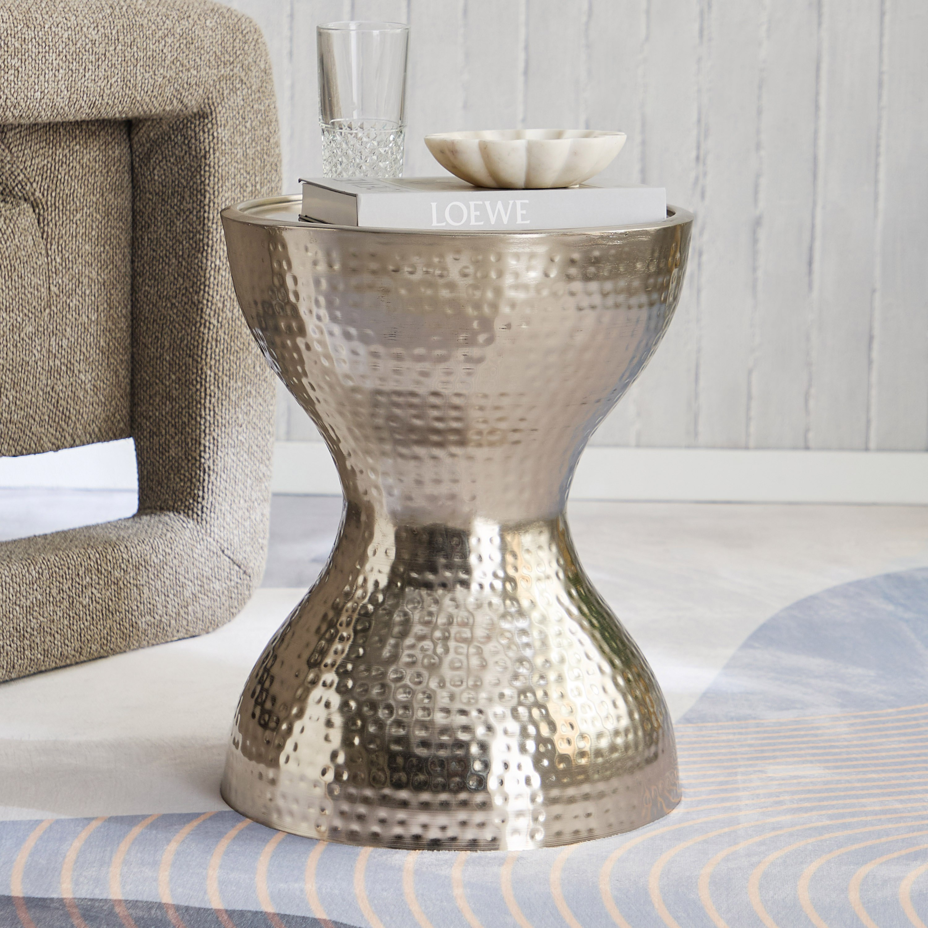 طاولة بسطح معدني مطروق - أريان من فيندرا-hbxfurniture-livingroom-endtables-image-1