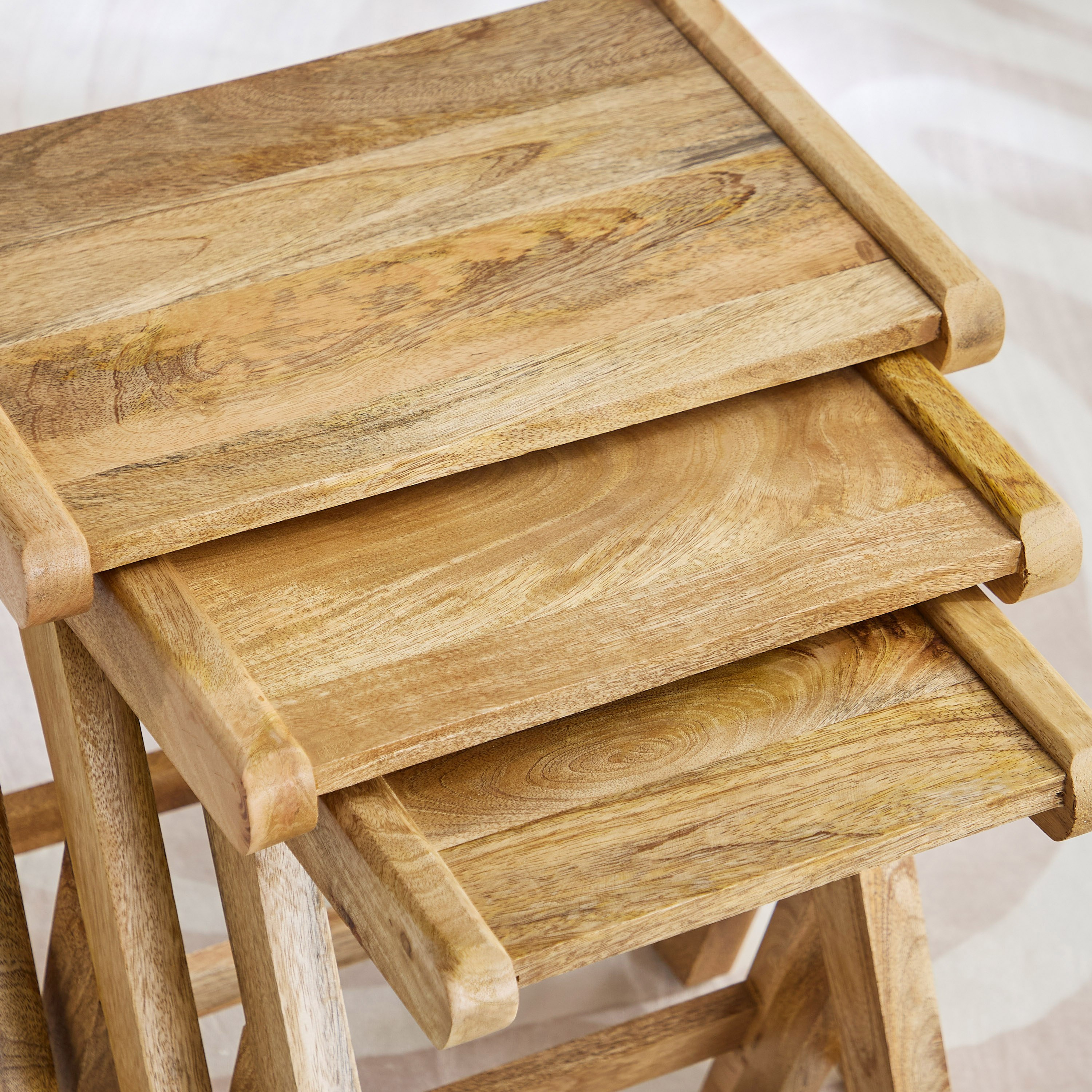 طقم طاولات متداخلة 3 قطع من الخشب الصلب - ليفي من فيندرا-hbxfurniture-livingroom-nestingtables-image-4