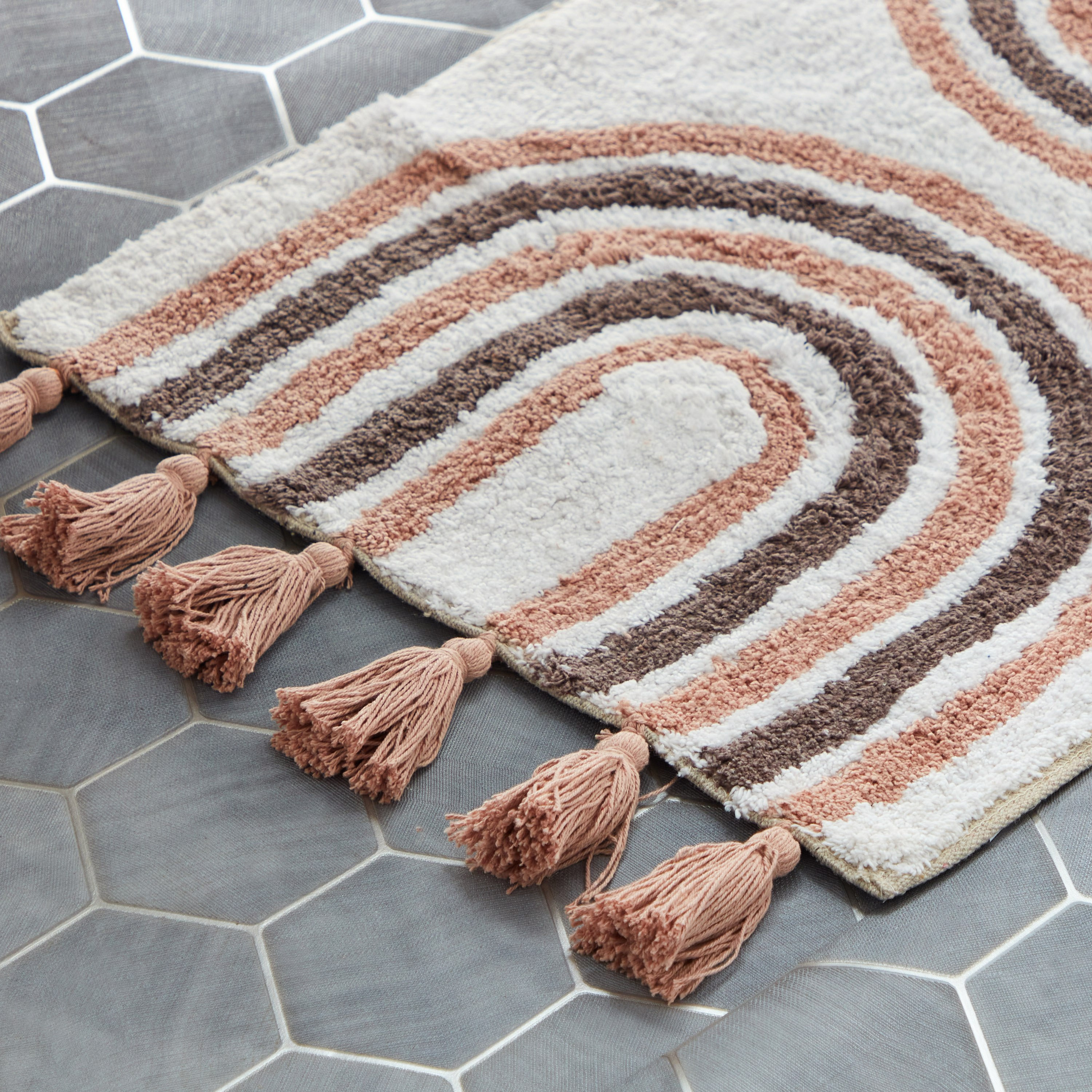 سجادة حمام قطن بتصميم ريفي من ميلتون - 50x80 سم-hbxhomeware-kidsessentials-kidsbathmatsandtubmats-image-2