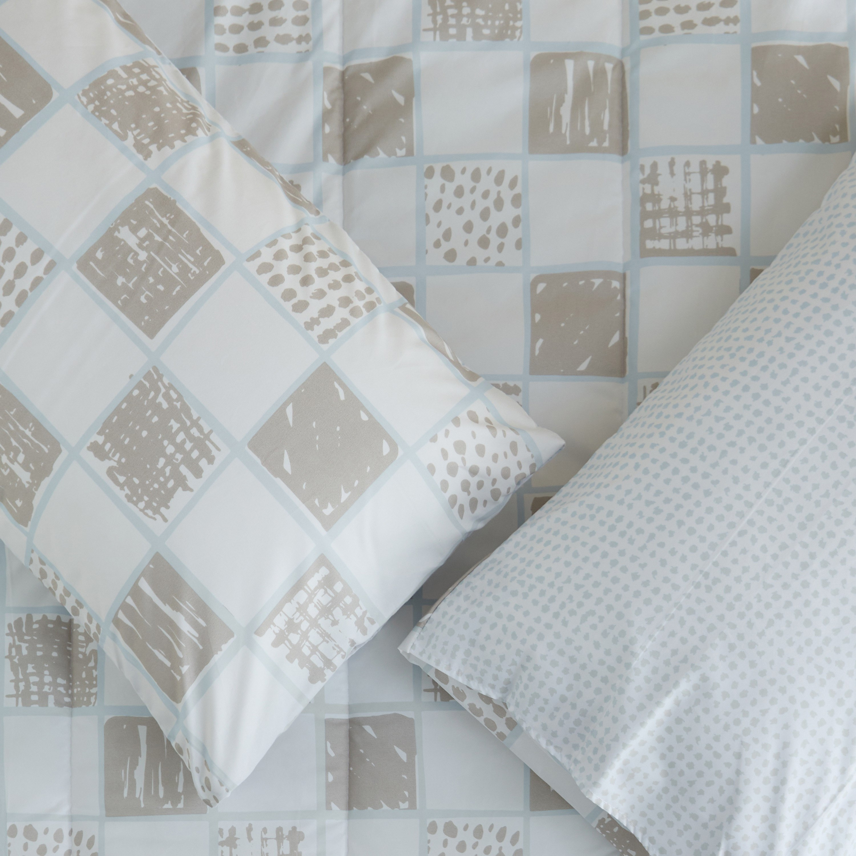 Ontario Delva 3-Piece Printed Microfibre King Comforter Set - 220x240 cm-hbxhomeware-hbxbedroom-image-5