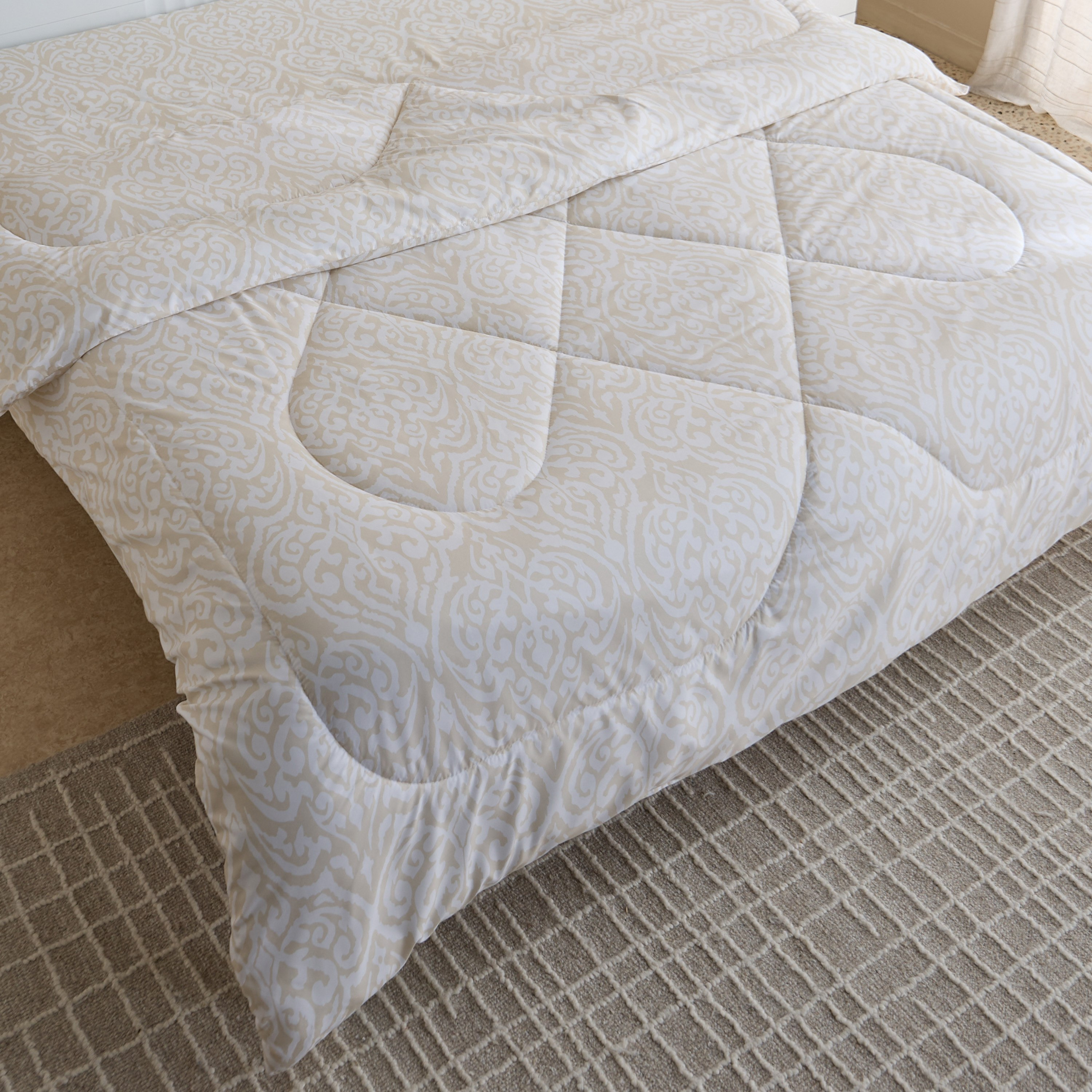 لحاف كوين من الألياف الدقيقة إيسن من ماتريكس - 200x240 سم-hbxhomeware-hbxbedroom-image-3
