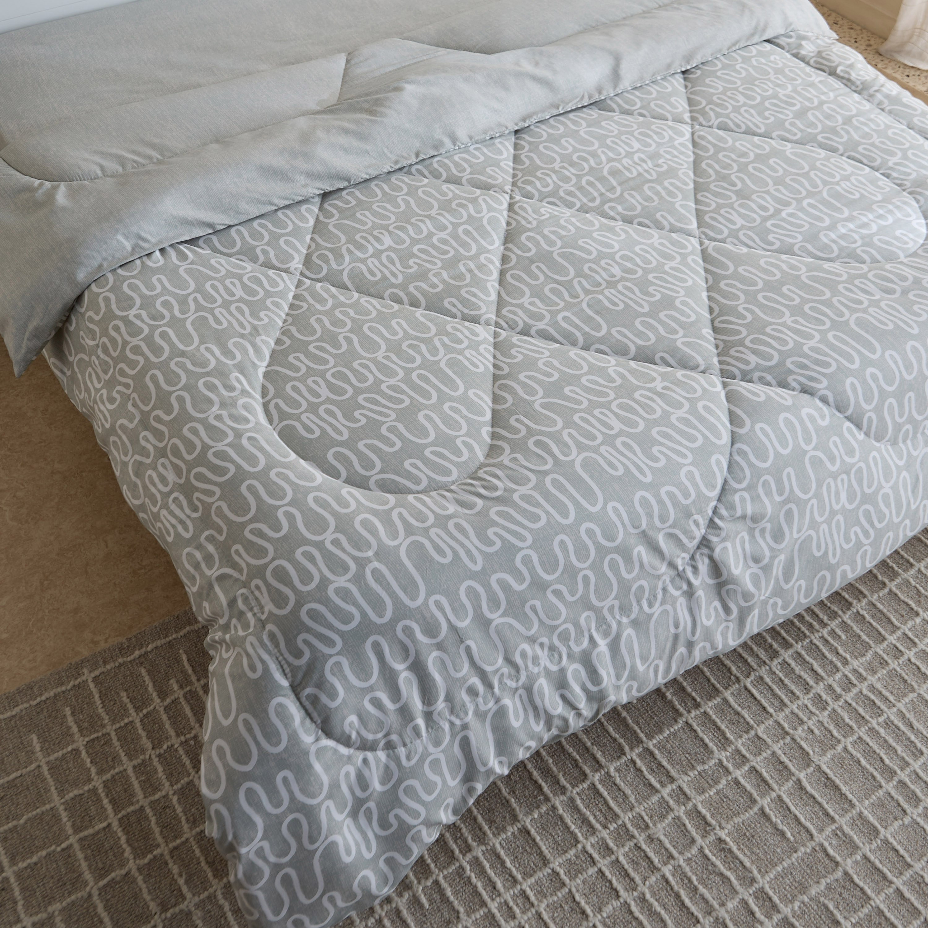 لحاف كينج من الألياف الدقيقة هالي من ماتركس - 220x240 سم-hbxhomeware-hbxbedroom-image-3