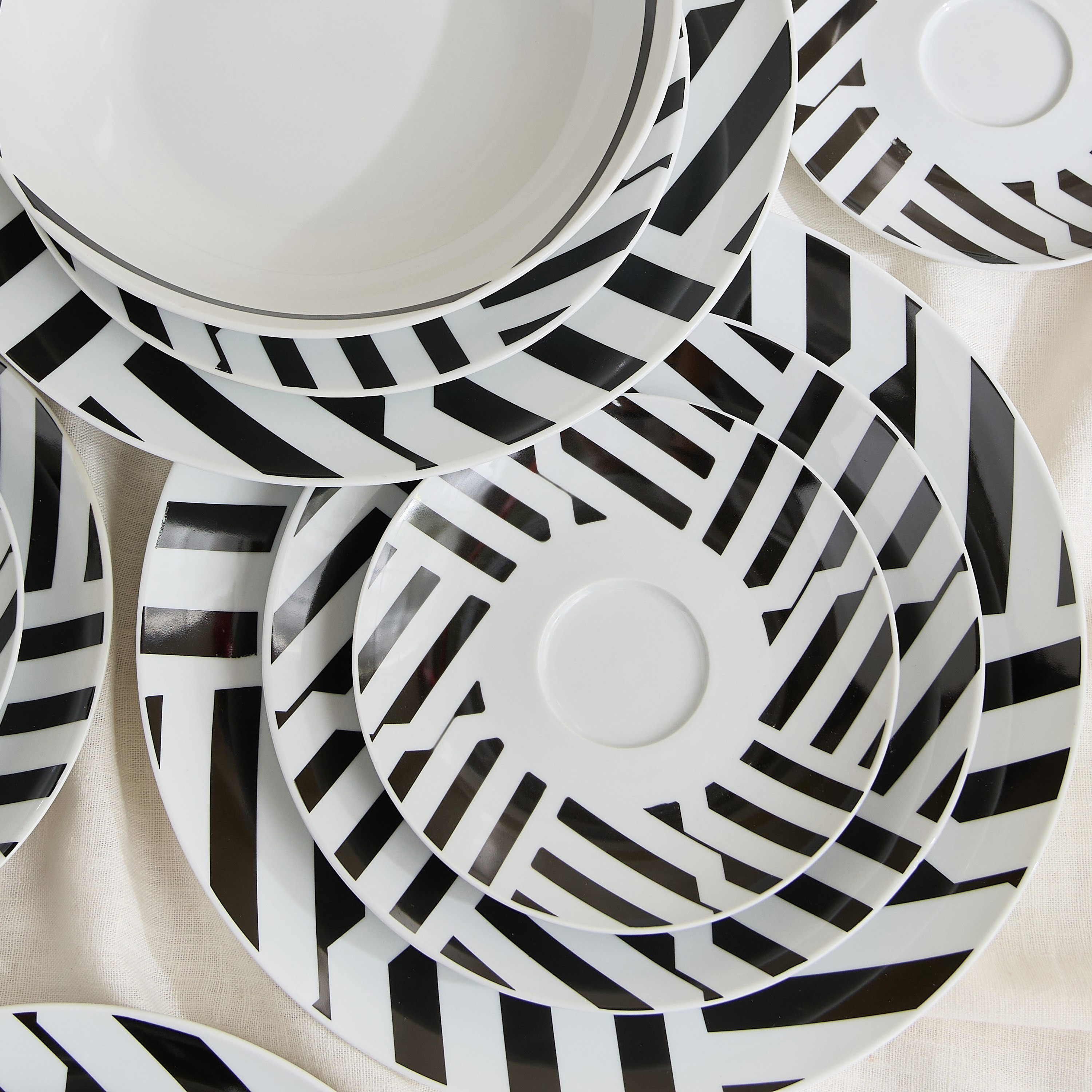 طقم عشاء بتصمميم هندسي 20 قطعة من أتلانتا - لـ4 أفراد-hbxhomeware-hbxkitchen-image-3