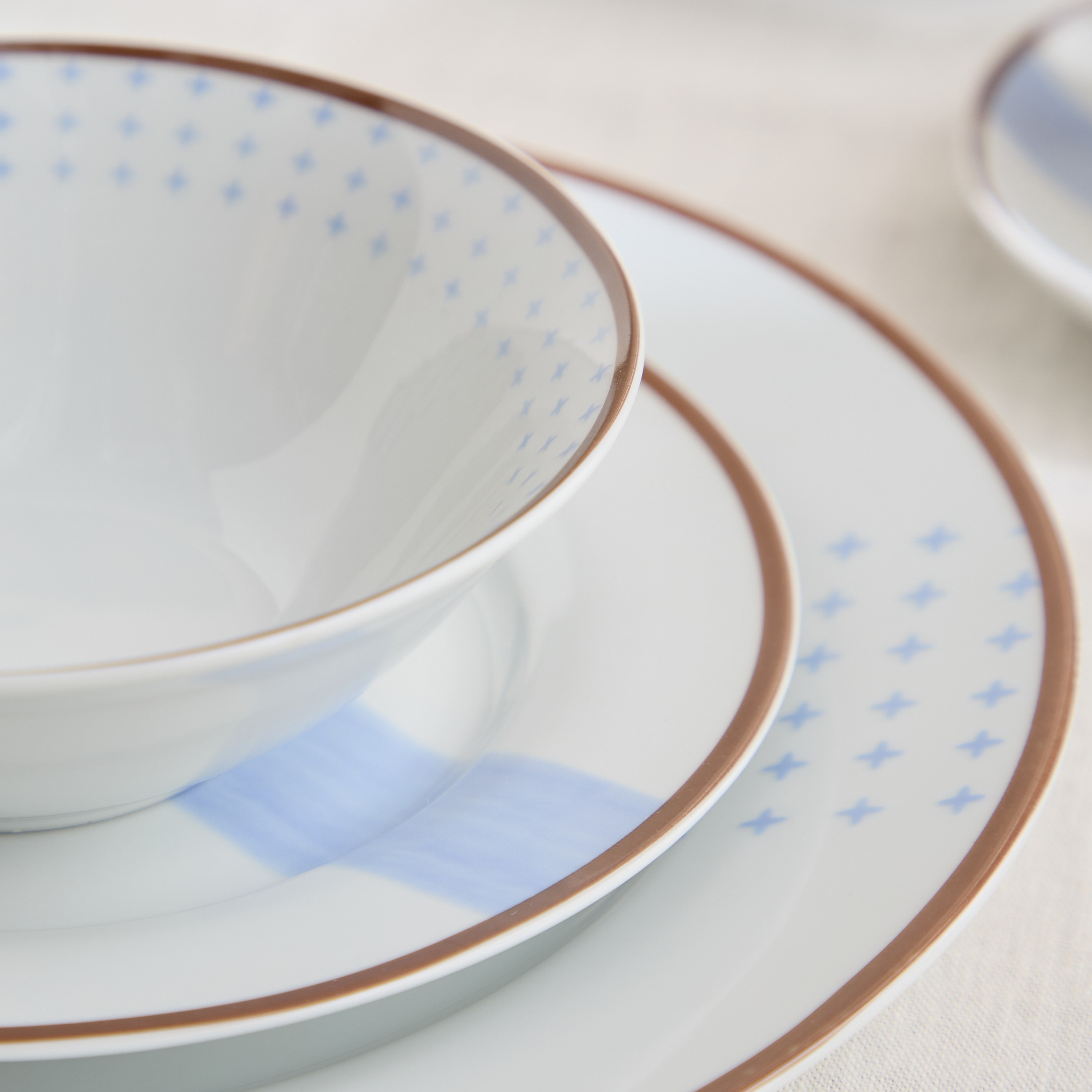 طقم عشاء ستار 22 قطعة من مانهاتن - لـ4 أفراد-hbxdiningroom-tabletop-dinnersets-image-3