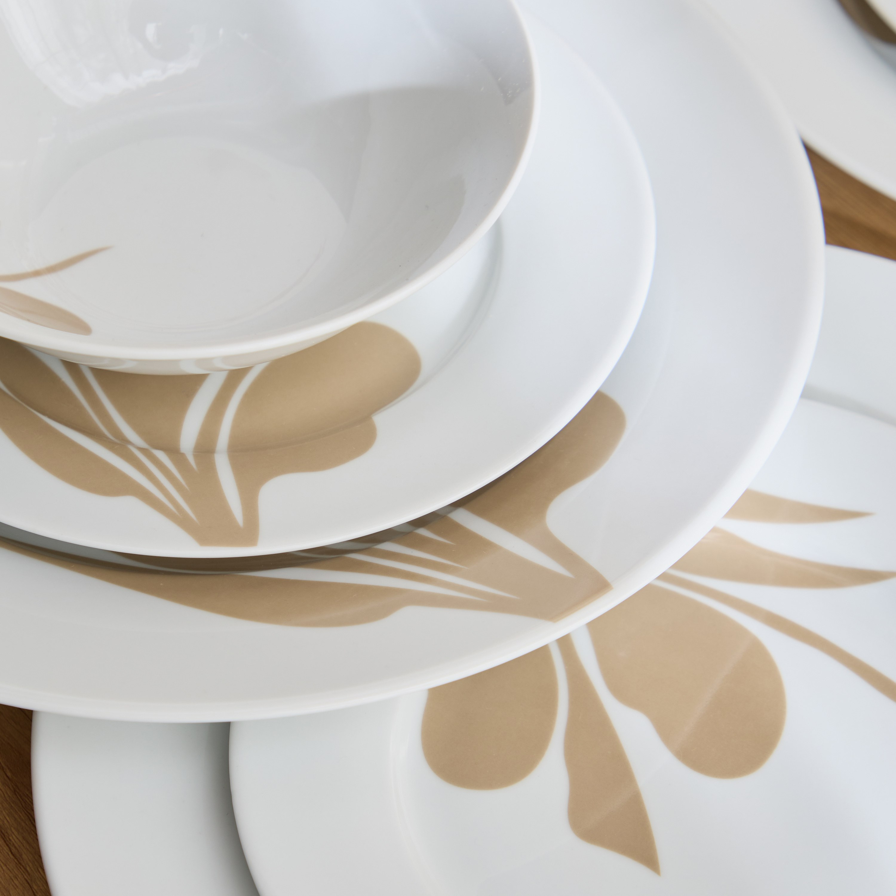 Bristol 20-Piece Porcelain Dinner Set - Serves 6-hbxdiningroom-tabletop-dinnersets-image-3