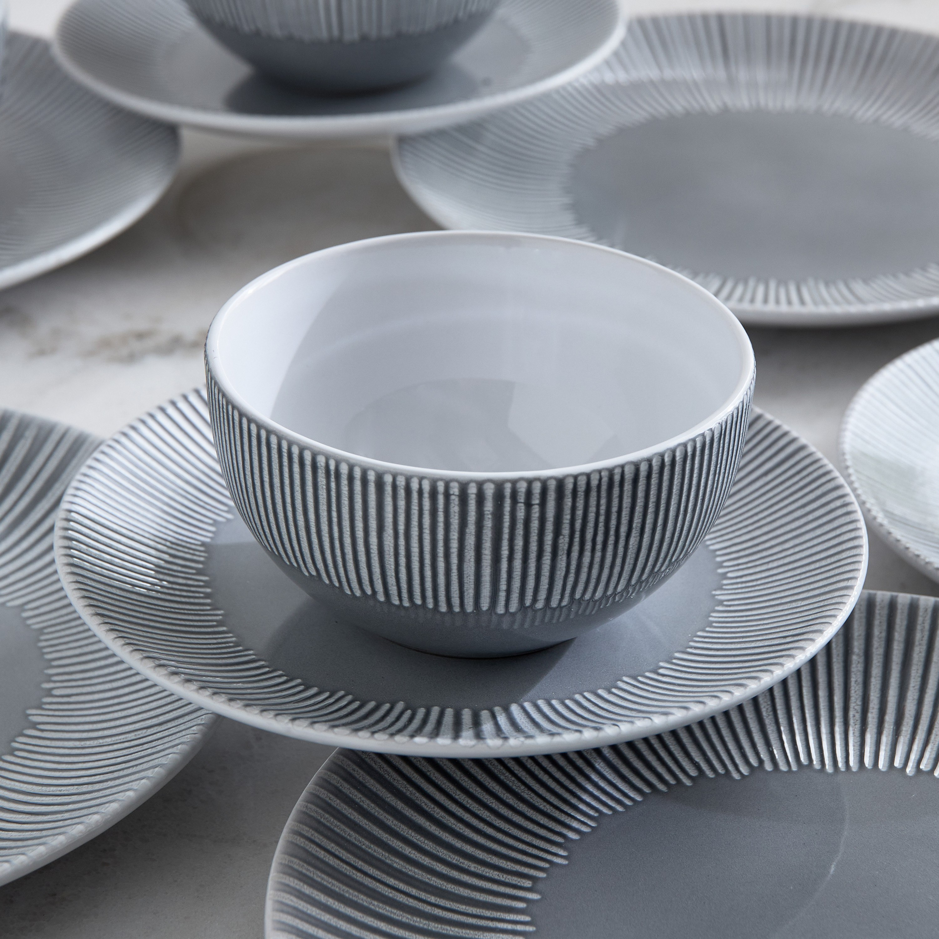 طقم عشاء محفور 16 قطعة من إليجينزا - لـ4 أفراد-hbxdiningroom-tabletop-dinnersets-image-3