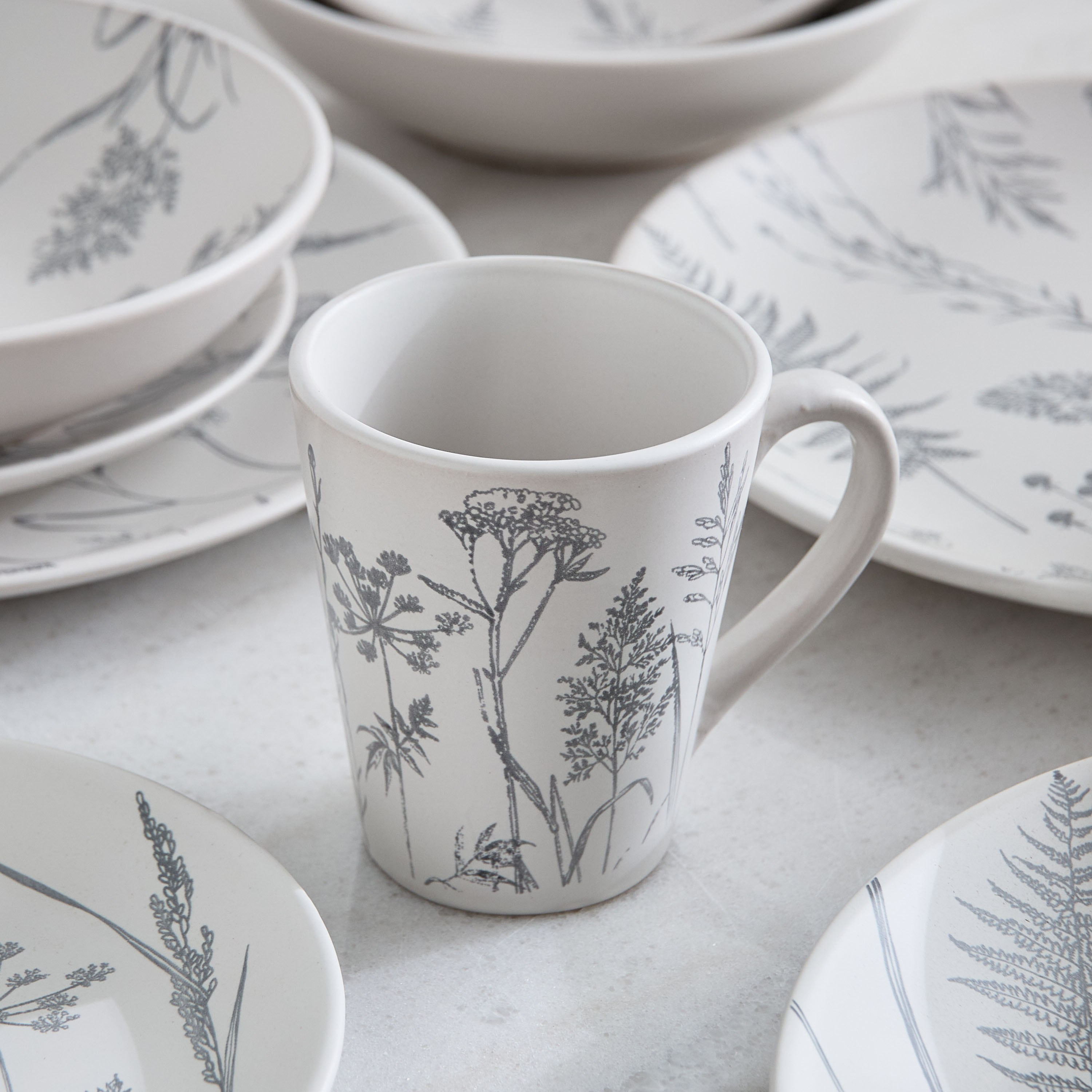طقم عشاء 16 قطعة بطبعات من إليجانزا - لـ 4 أفراد-hbxdiningroom-tabletop-dinnersets-image-3