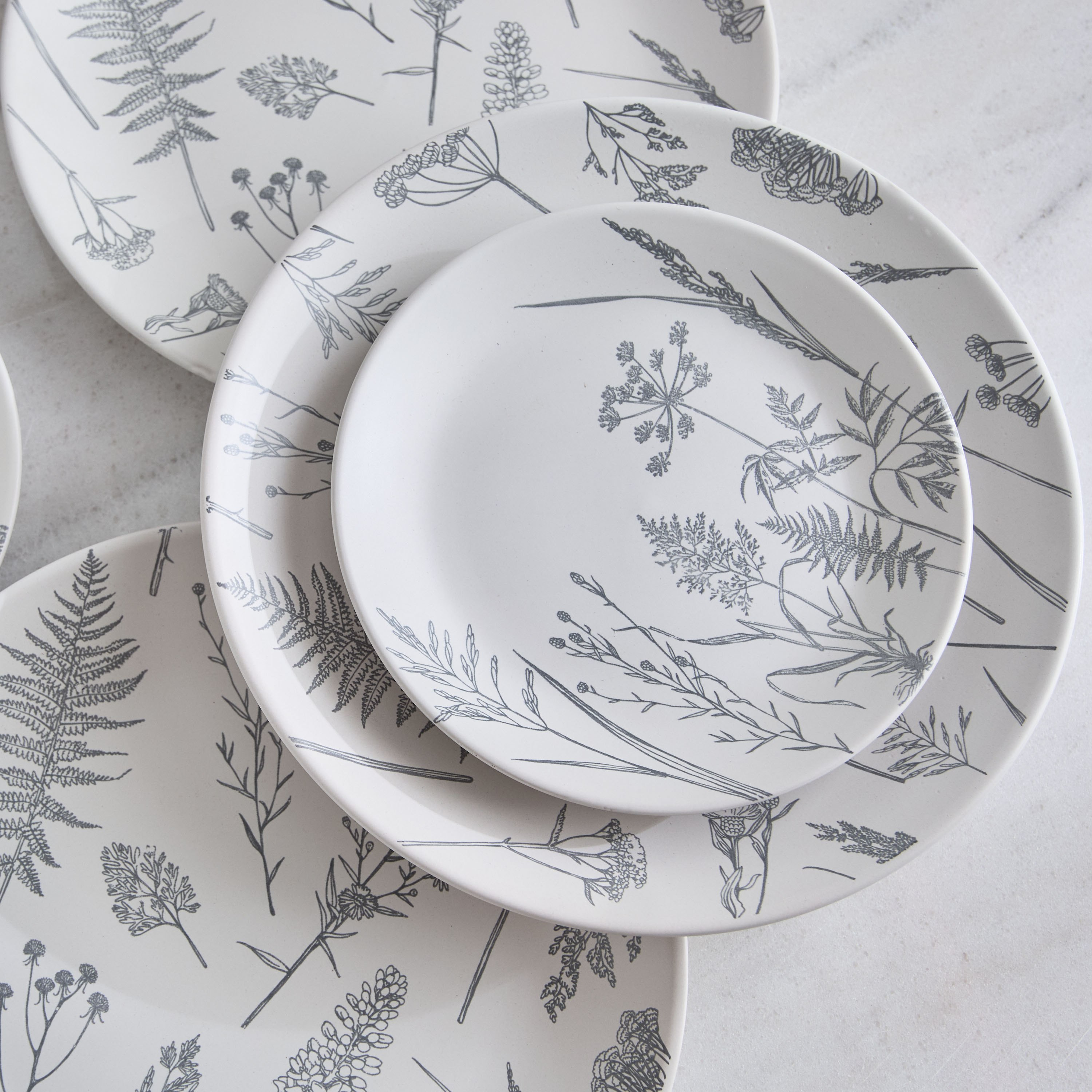 طقم عشاء 16 قطعة بطبعات من إليجانزا - لـ 4 أفراد-hbxdiningroom-tabletop-dinnersets-image-5