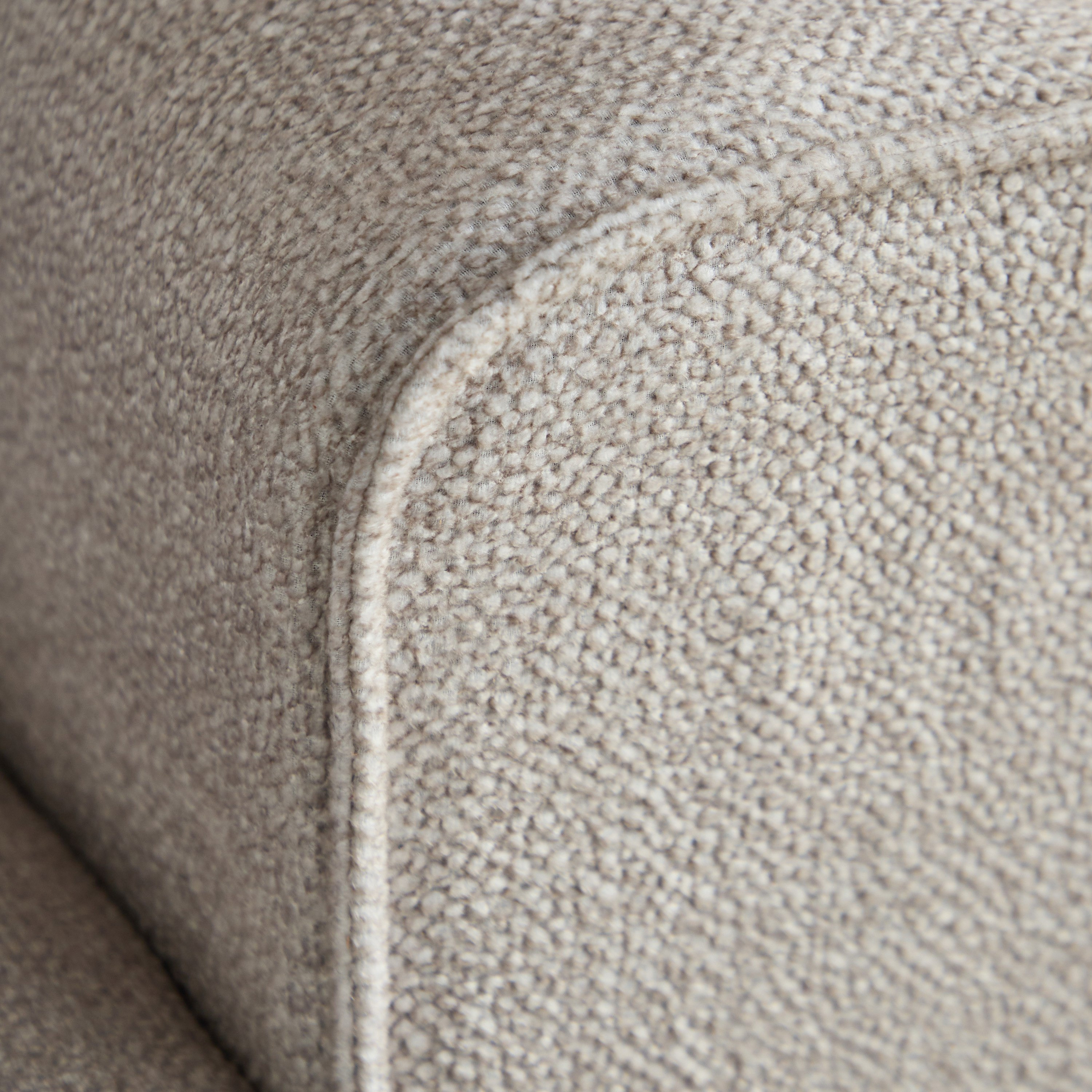 كنبة قماش بمساند ذراعين من جون-hbxlivingroom-sofasandarmchairs-sofas-image-6