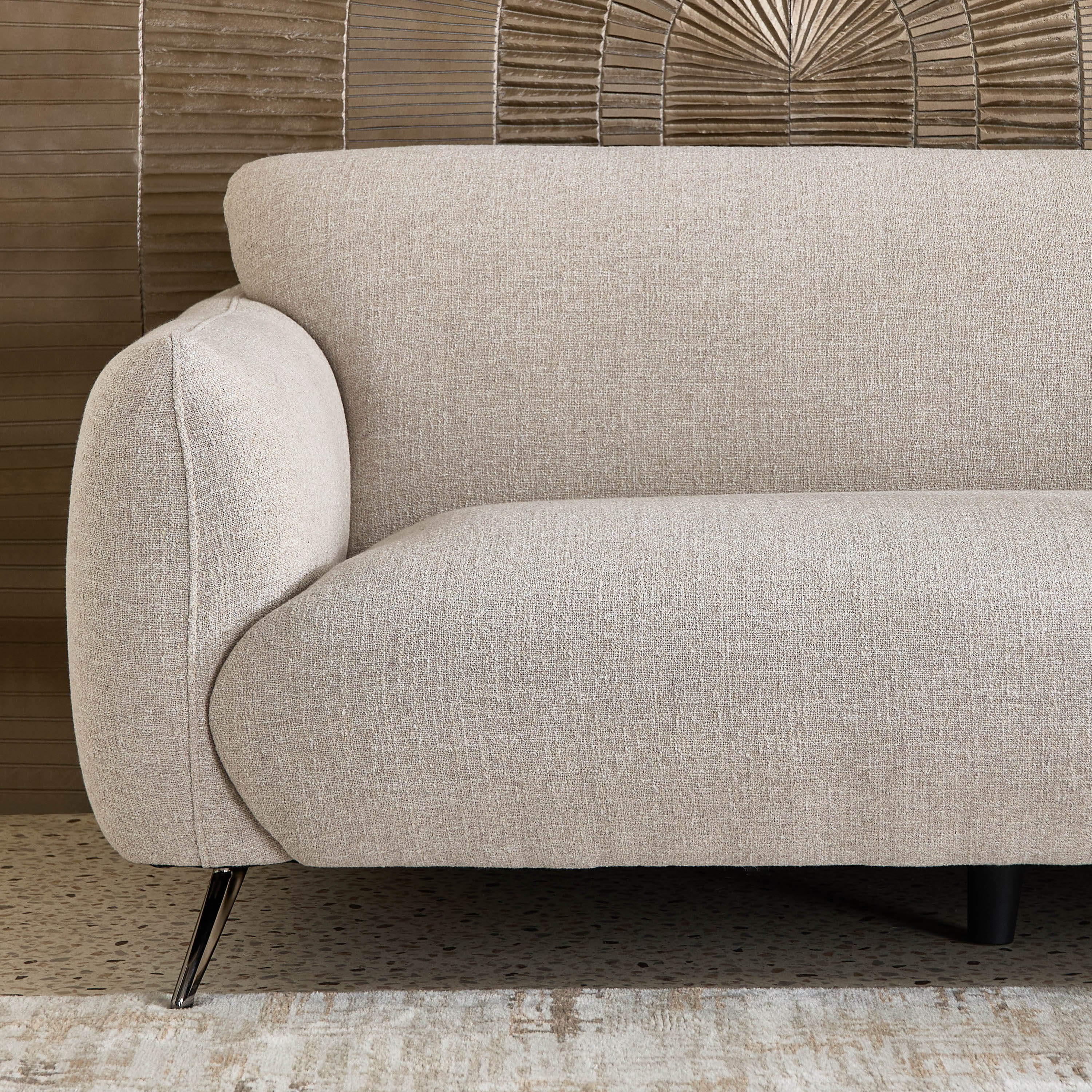 كنبة قماش مقعدين كبيرة جداً مع 3 وسادات من ليفانتي-hbxlivingroom-sofasandarmchairs-sofas-image-4