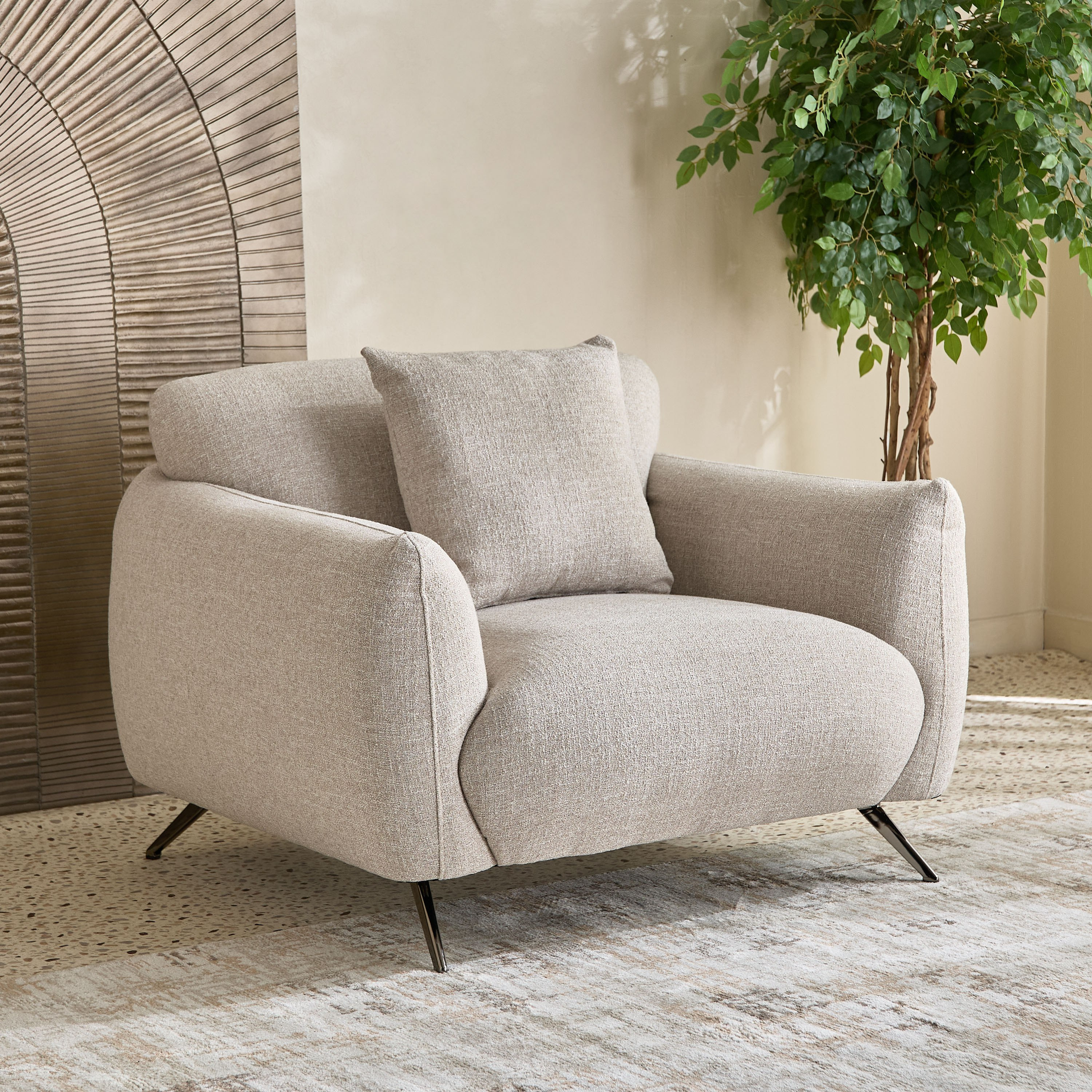كرسي قماش بمساند ذراعين ووسادة من لافانت-hbxlivingroom-sofasandarmchairs-sofas-image-1