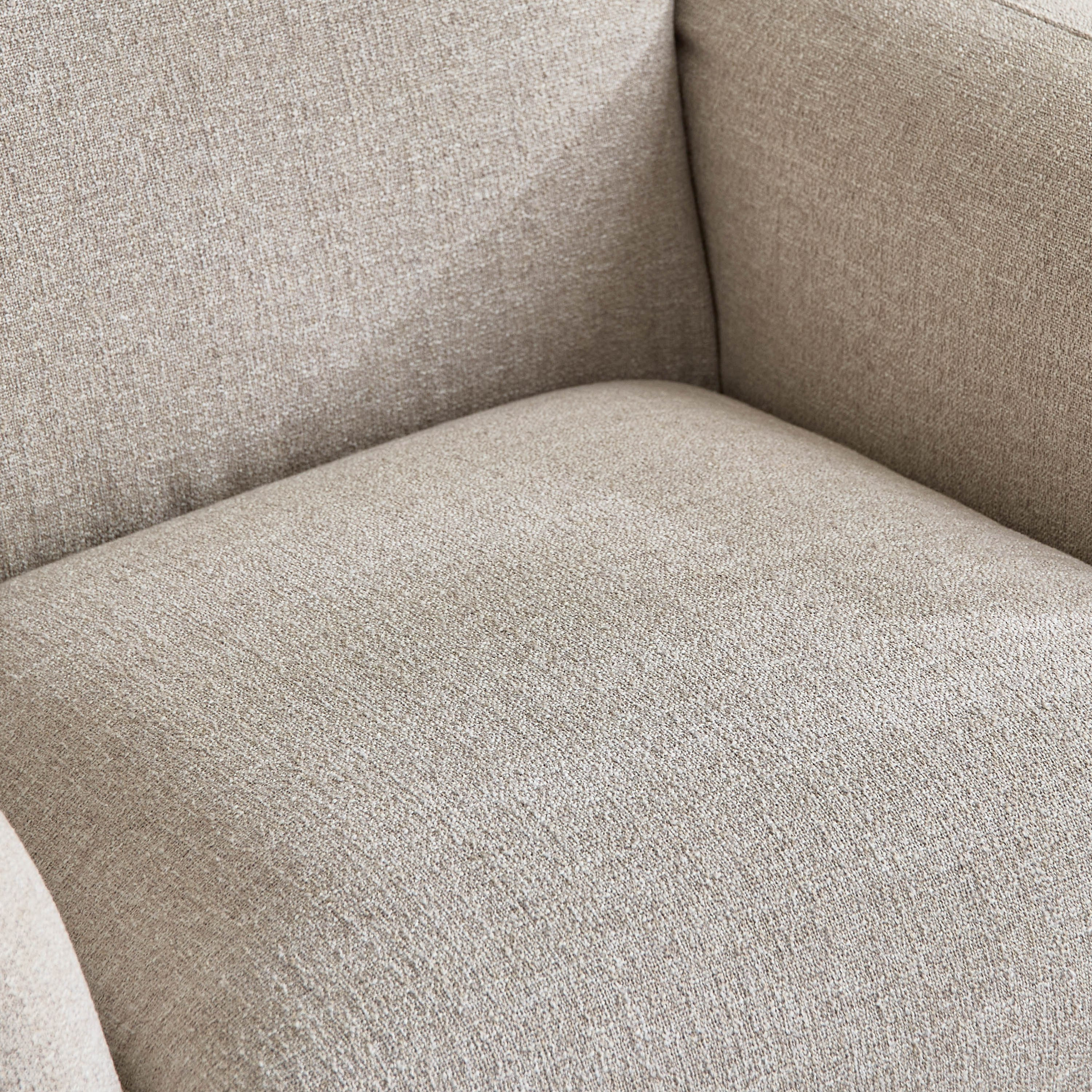 كرسي قماش بمساند ذراعين ووسادة من لافانت-hbxlivingroom-sofasandarmchairs-sofas-image-7