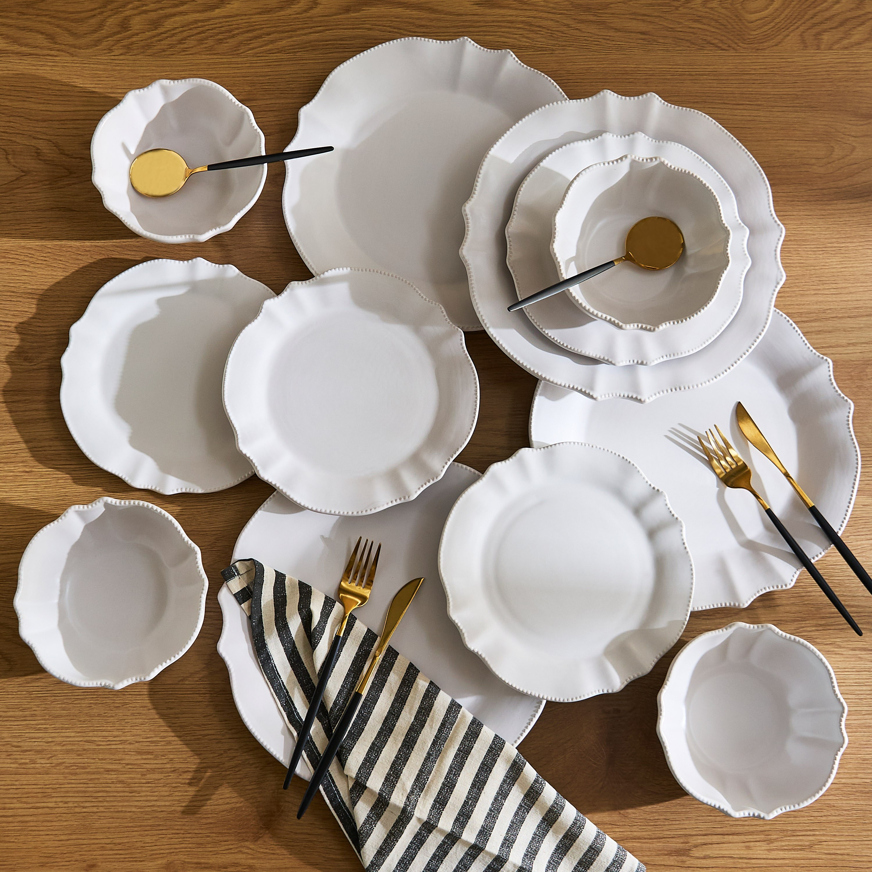 طقم أدوات سفرة 12 قطعة تورف من إيليغانزا - يخدم 4-hbxdiningroom-tabletop-dinnersets-image-1