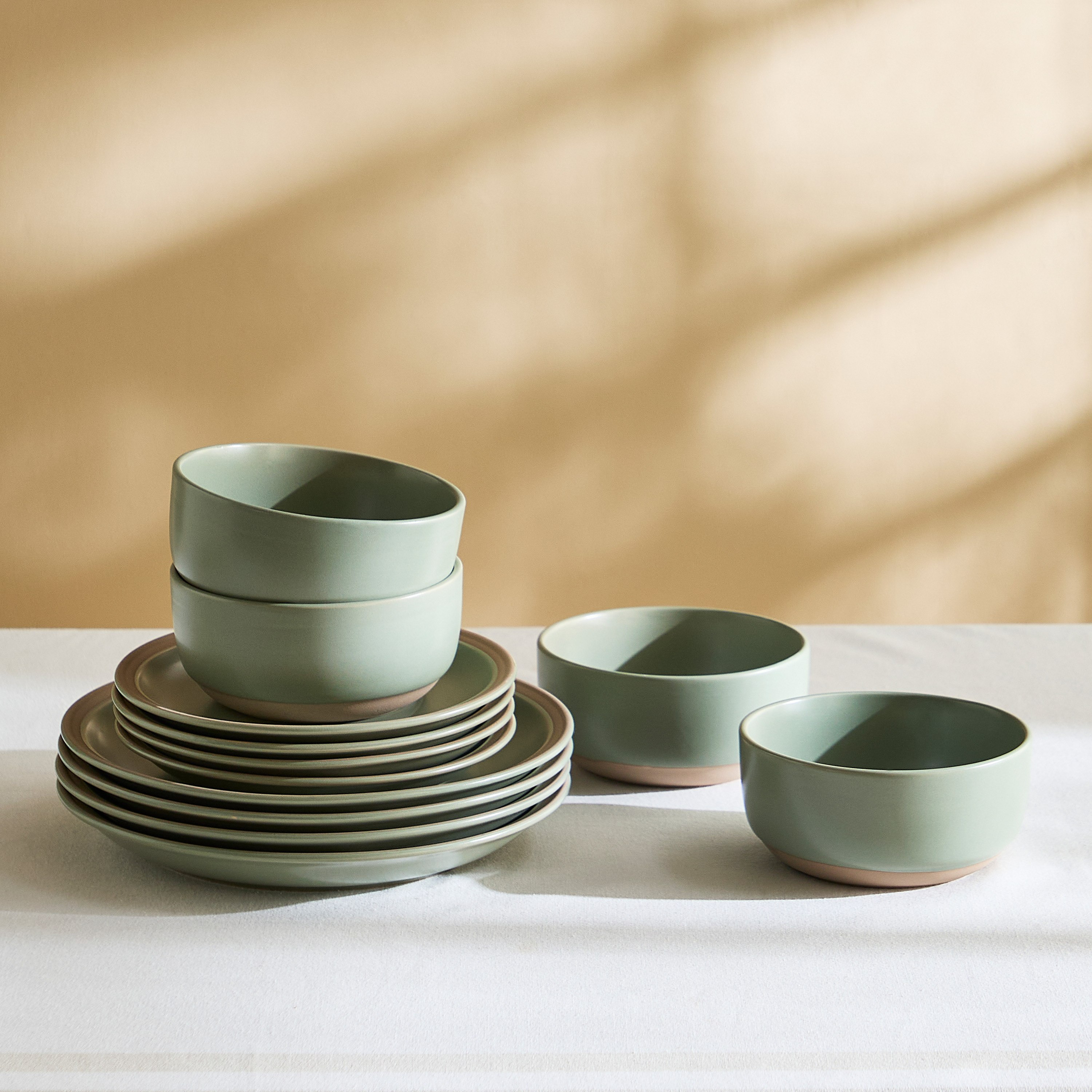 طقم أدوات سفرة 12 قطعة ليندن من إيليغانزا - يخدم 4-hbxdiningroom-tabletop-dinnersets-image-4