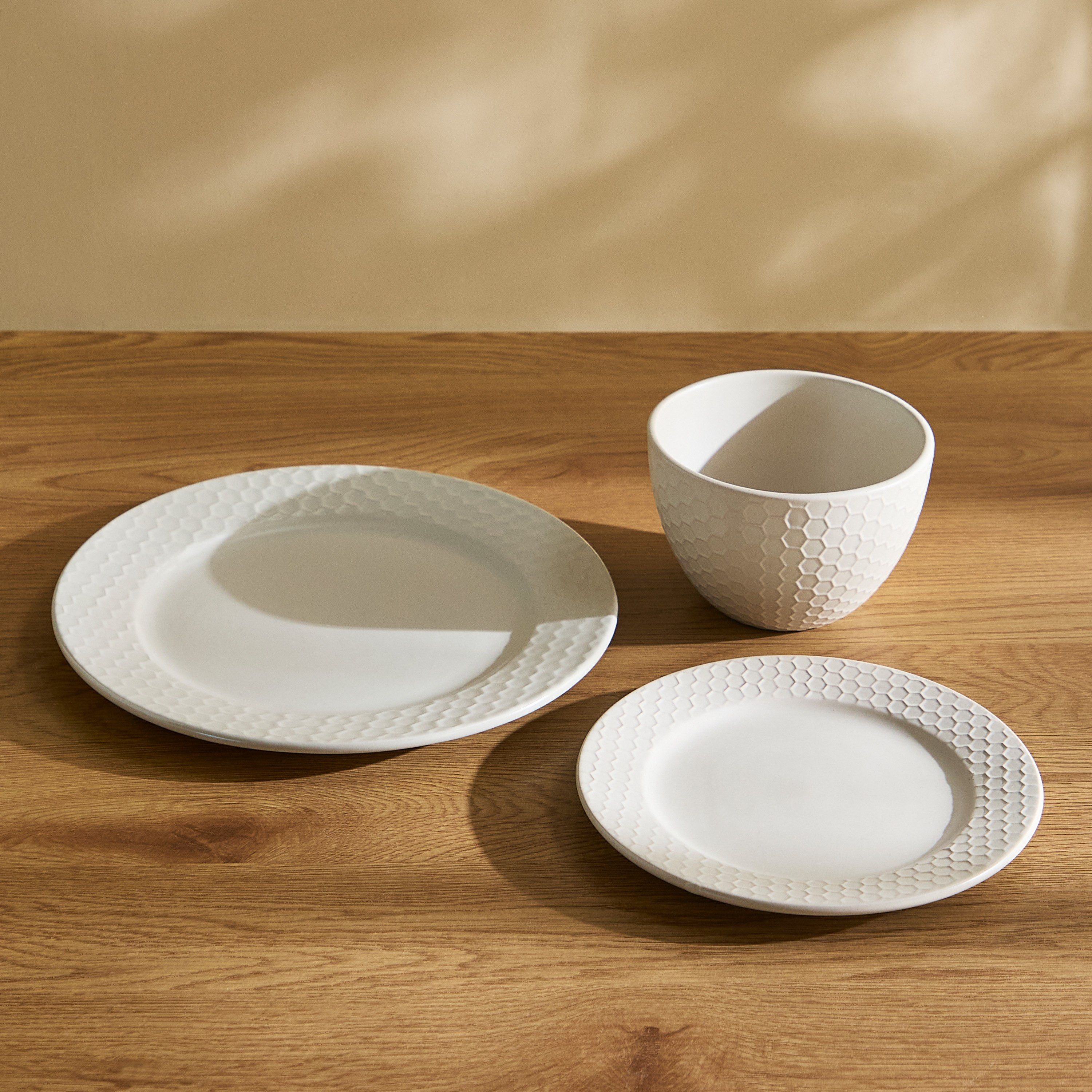 طقم أدوات سفرة 12 قطعة تيمبر من إيليغانزا - يخدم 4-hbxdiningroom-tabletop-dinnersets-image-2