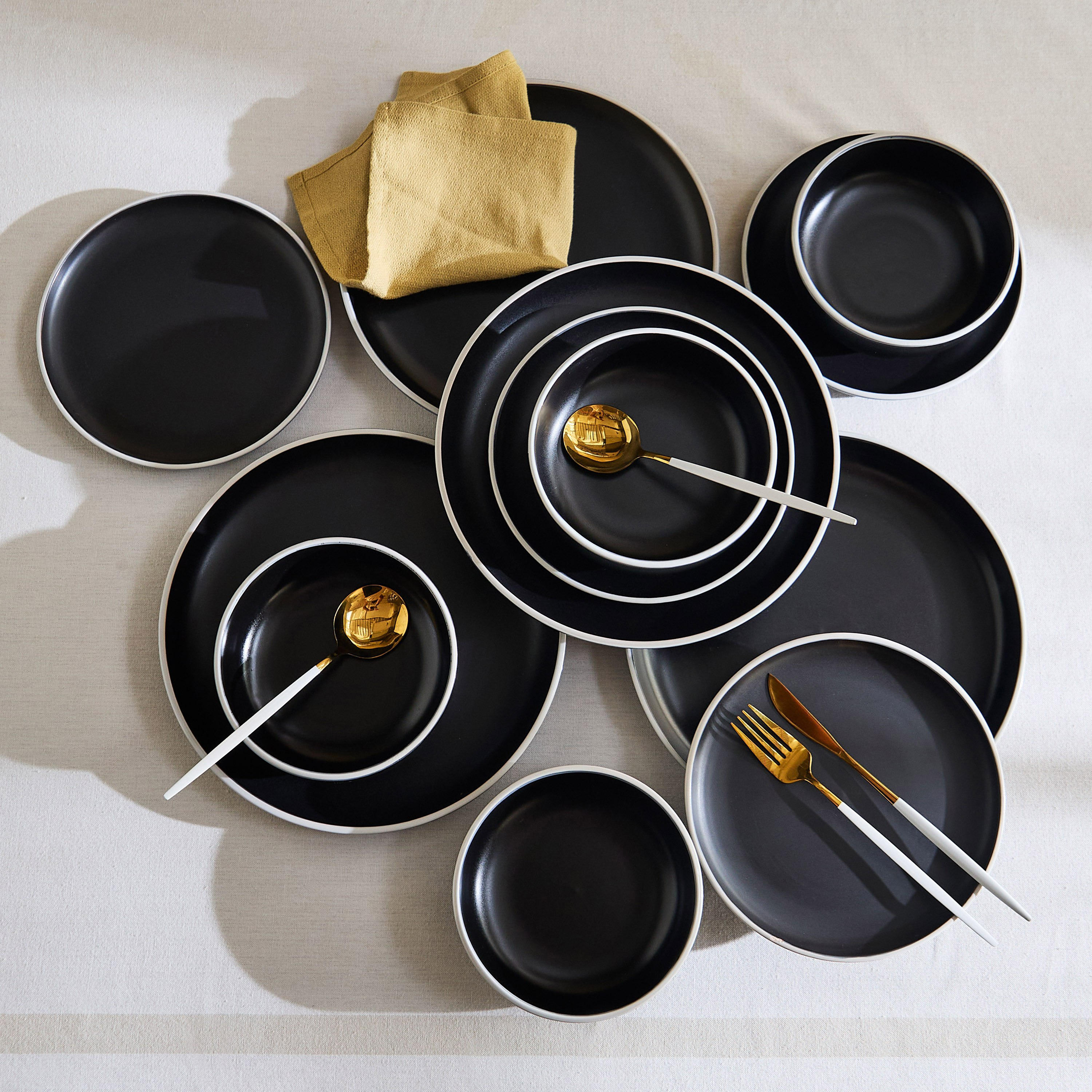 طقم أدوات سفرة 12 قطعة سيج من إيليغانزا - يخدم 4-hbxdiningroom-tabletop-dinnersets-image-1