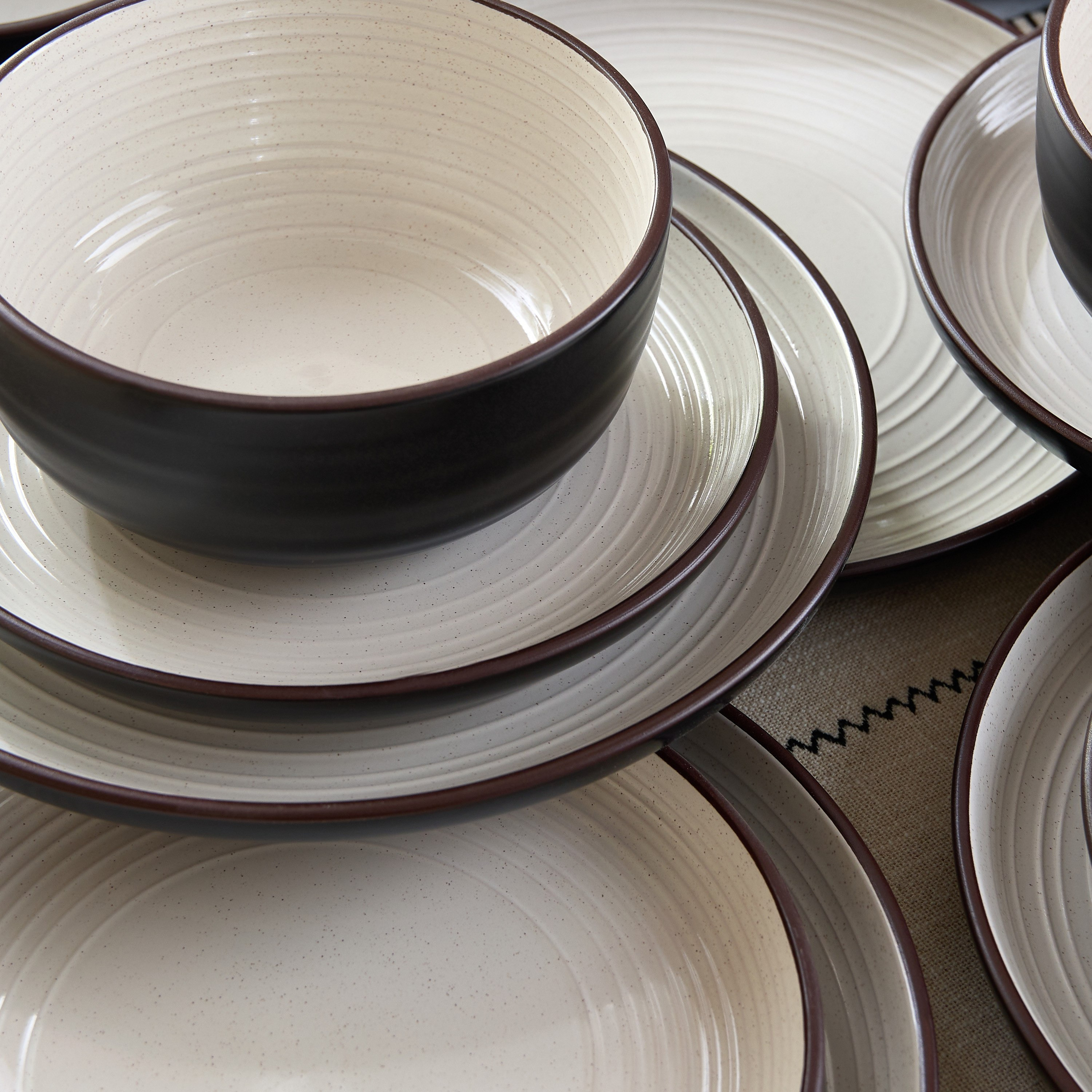 طقم عشاء 18 قطعة أروها من إليجانزا - لـ 6 أفراد-hbxdiningroom-tabletop-dinnersets-image-3
