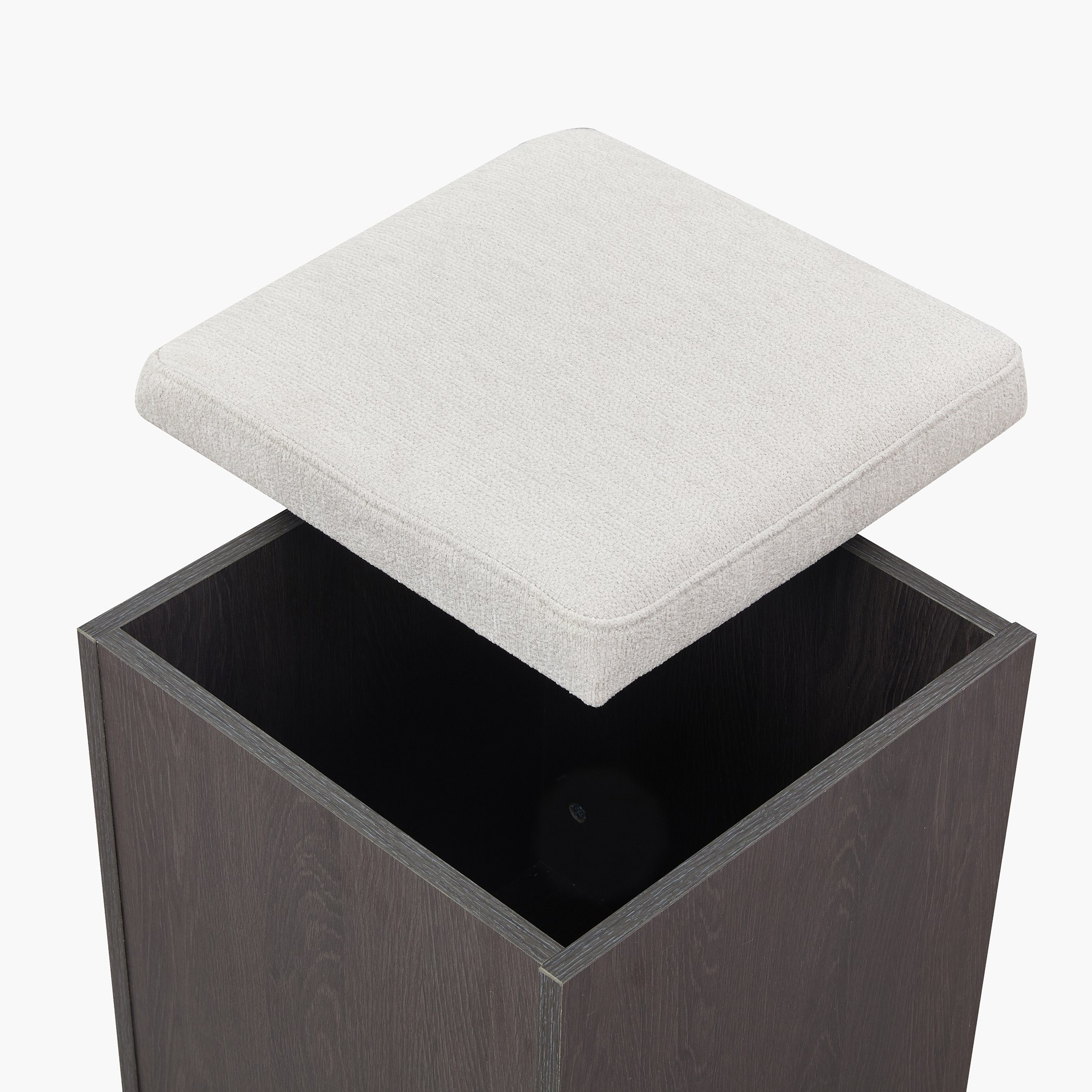 كرسي - سكوت-hbxlivingroom-sofasandarmchairs-ottomansandfootstools-image-5