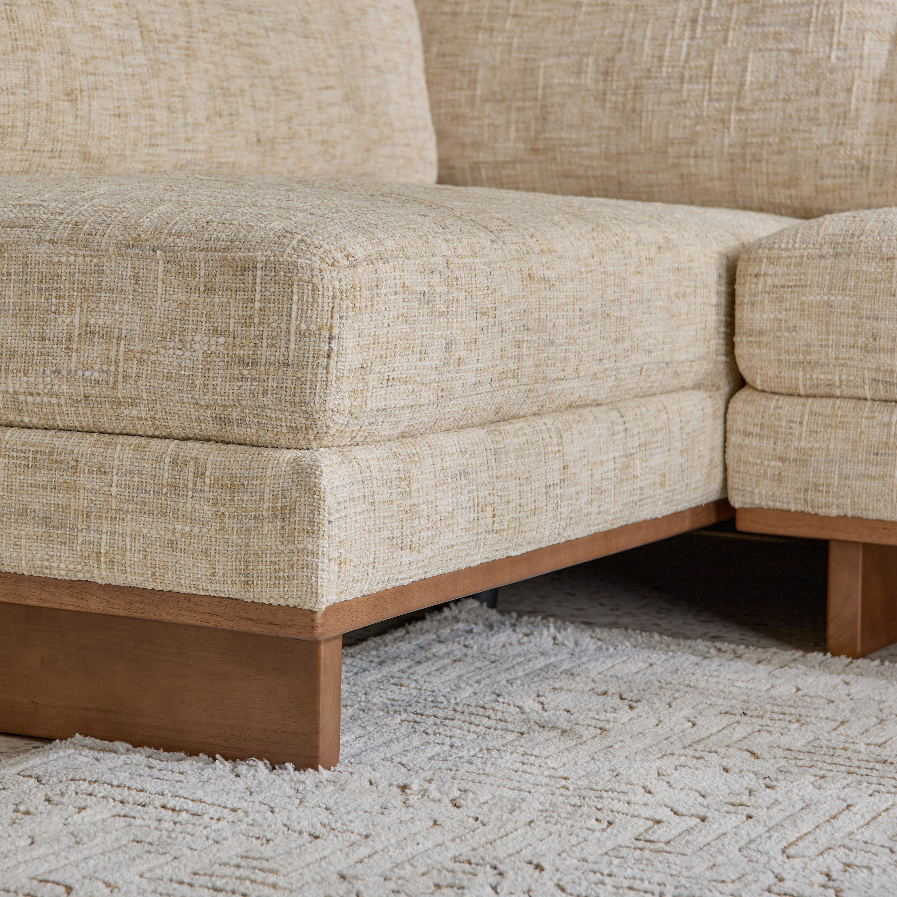 كنبة ركنية يسار قماش بخمسة مقاعد مع وسادتين من مونزا-hbxlivingroom-sofasandarmchairs-cornersofas-image-10