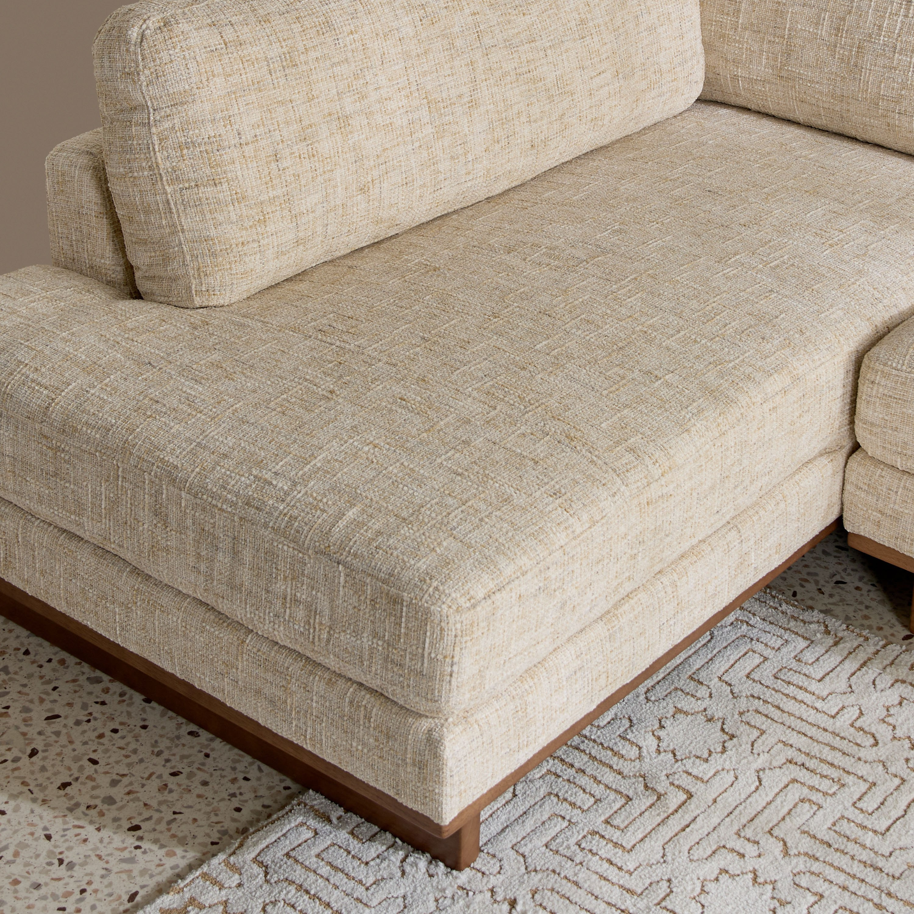 كنبة ركنية يسار قماش بخمسة مقاعد مع وسادتين من مونزا-hbxlivingroom-sofasandarmchairs-cornersofas-image-5
