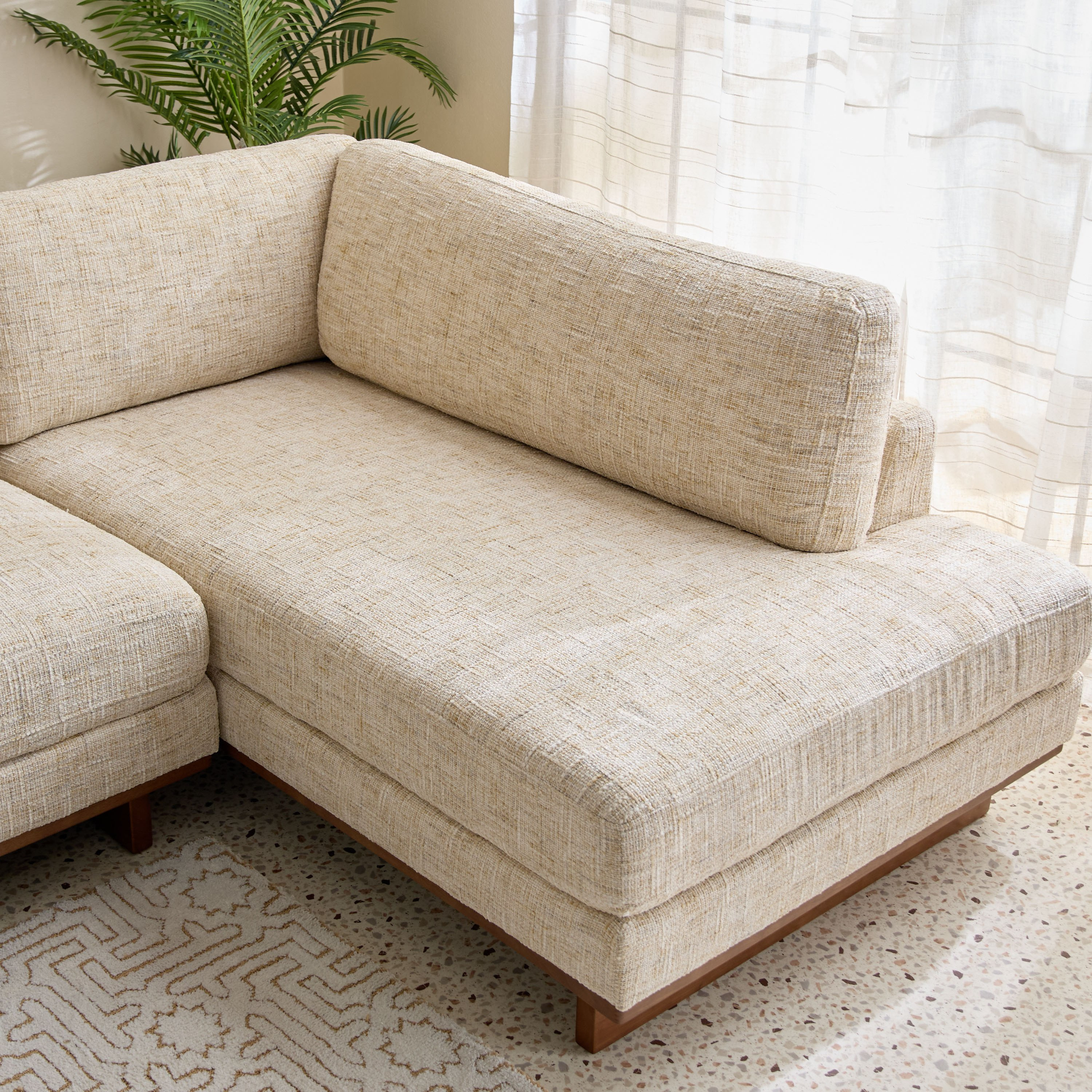 كنبة ركنية يمين قماش بـ5 مقاعد مع وسادتين من مونزا-hbxlivingroom-sofasandarmchairs-cornersofas-image-7