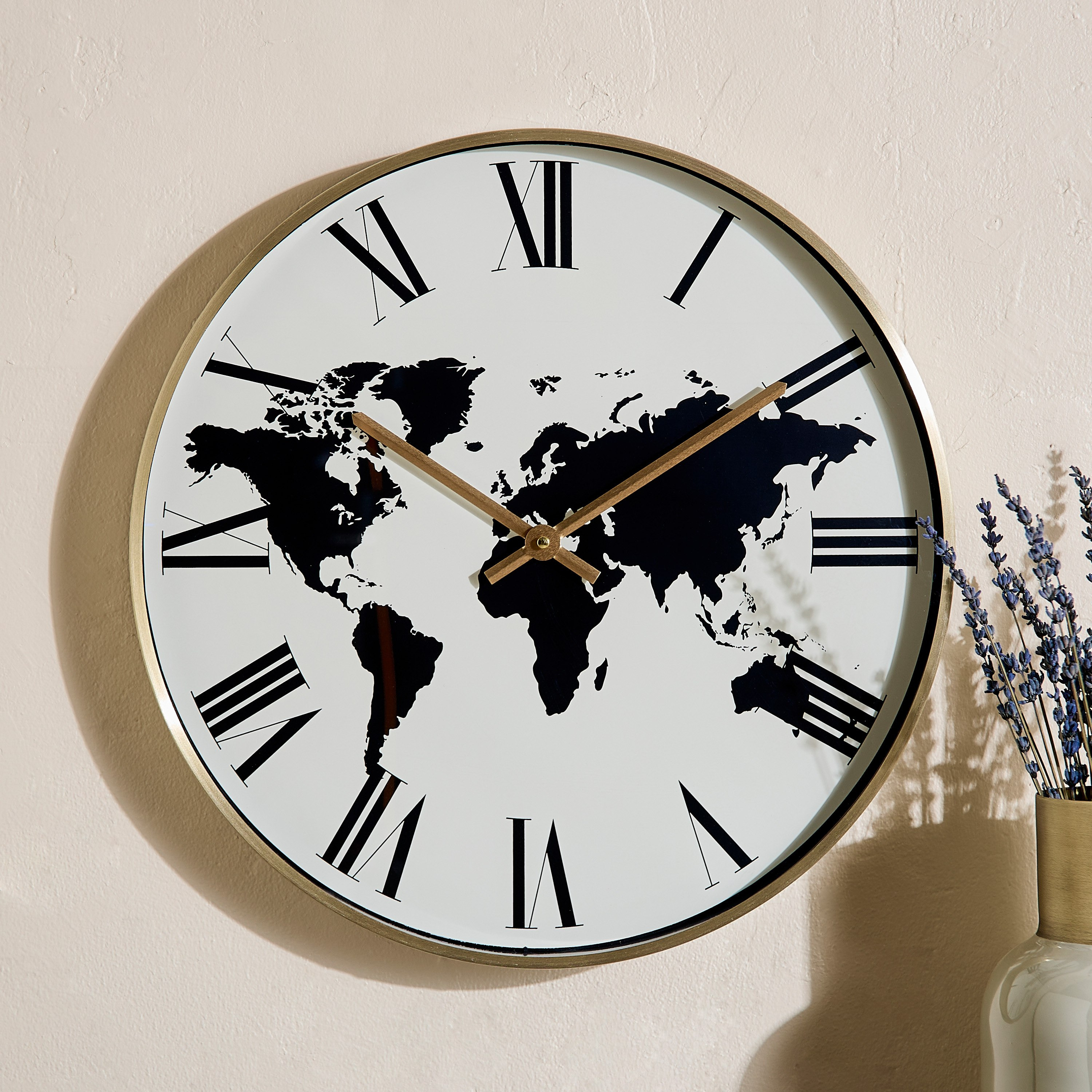 ساعة حائط بتصميم خريطة العالم ويلا من ساراتوجا  - 40x4.8 سم-hbxhomeware-hbxdecorandfurnishings-image-1