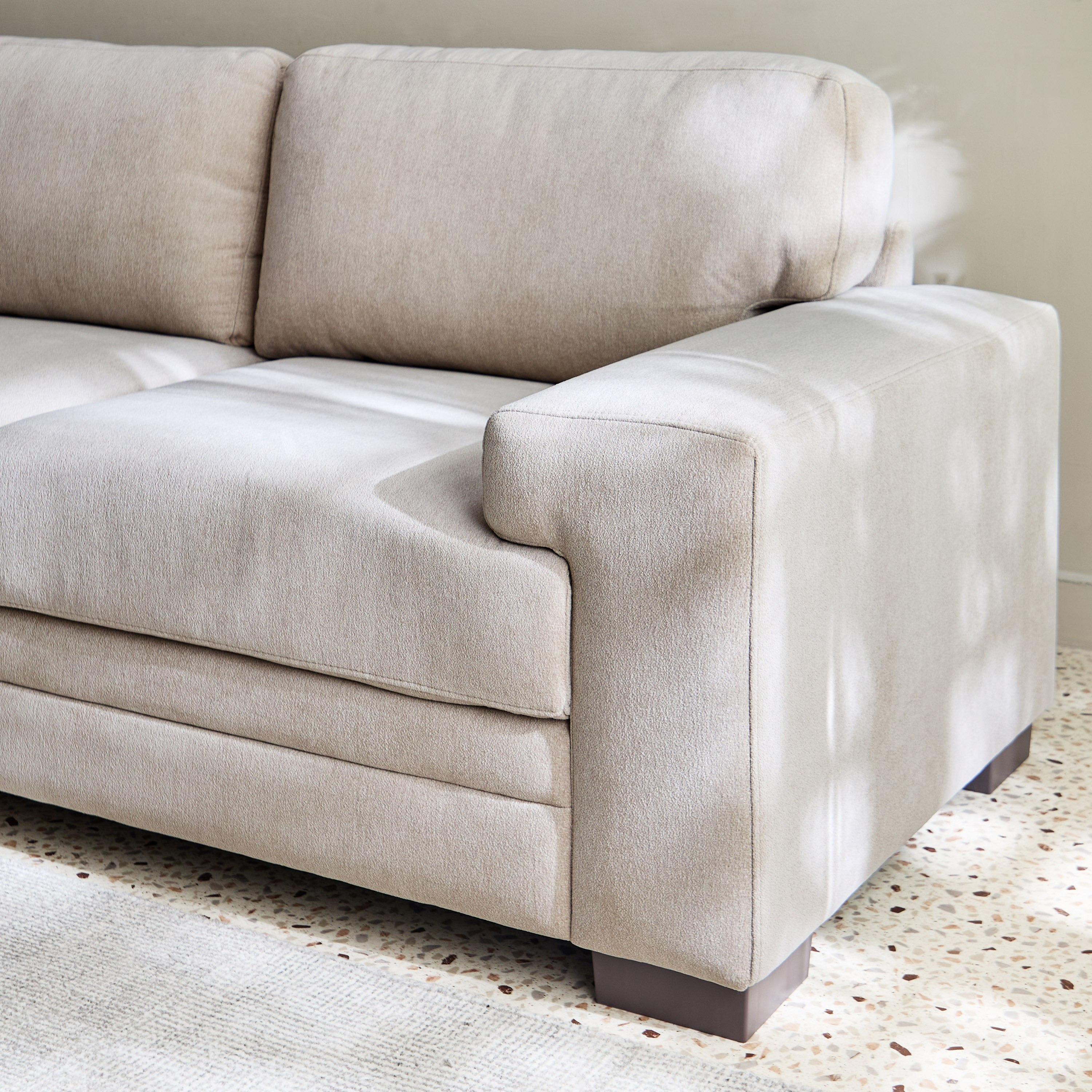 كنبة ركنية يسار قماش بـ5 مقاعد و4 وسائد من ريفيرا-hbxlivingroom-sofasandarmchairs-cornersofas-image-6