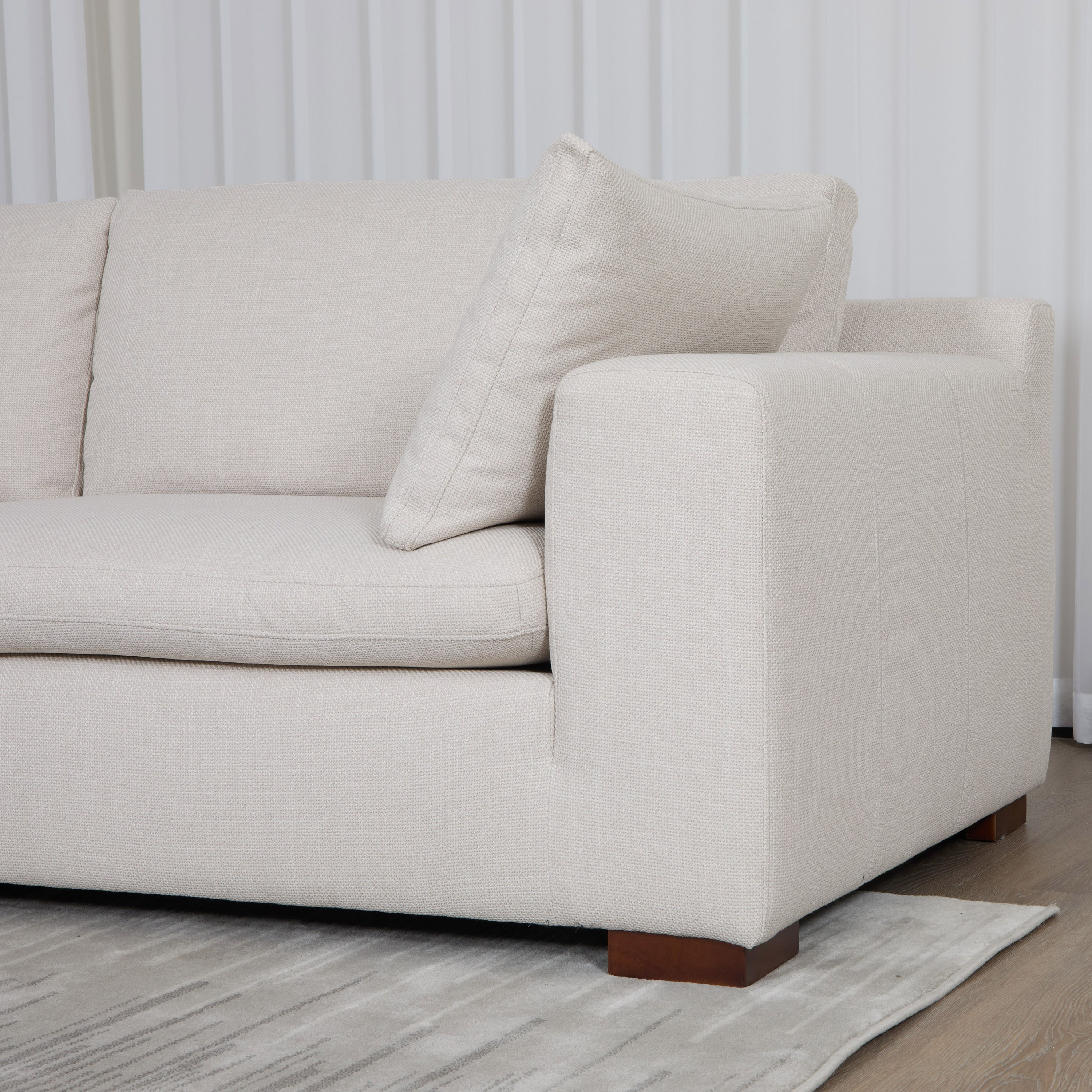كنبة قماش 4 أشخاص مع وسادتين للذراع من فيكتوريا-hbxlivingroom-sofasandarmchairs-sofas-image-4