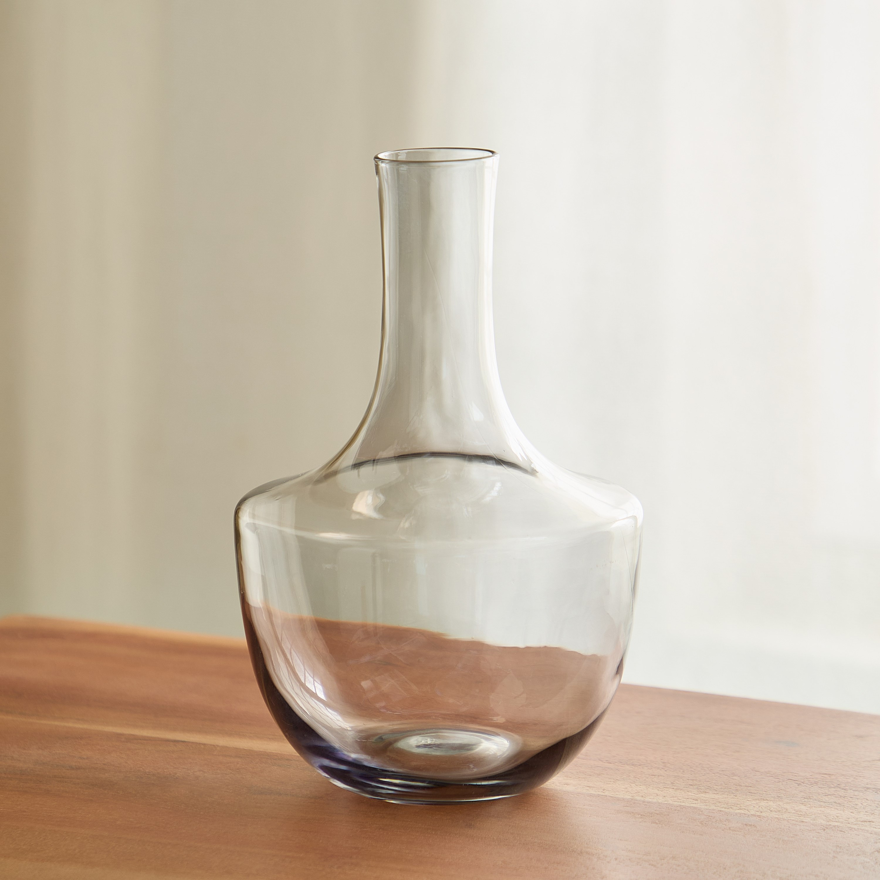 مزهرية زجاج مدخنة من أتلانتا - 15.5x25 سم-hbxbedroom-decorandaccessories-vases-image-1