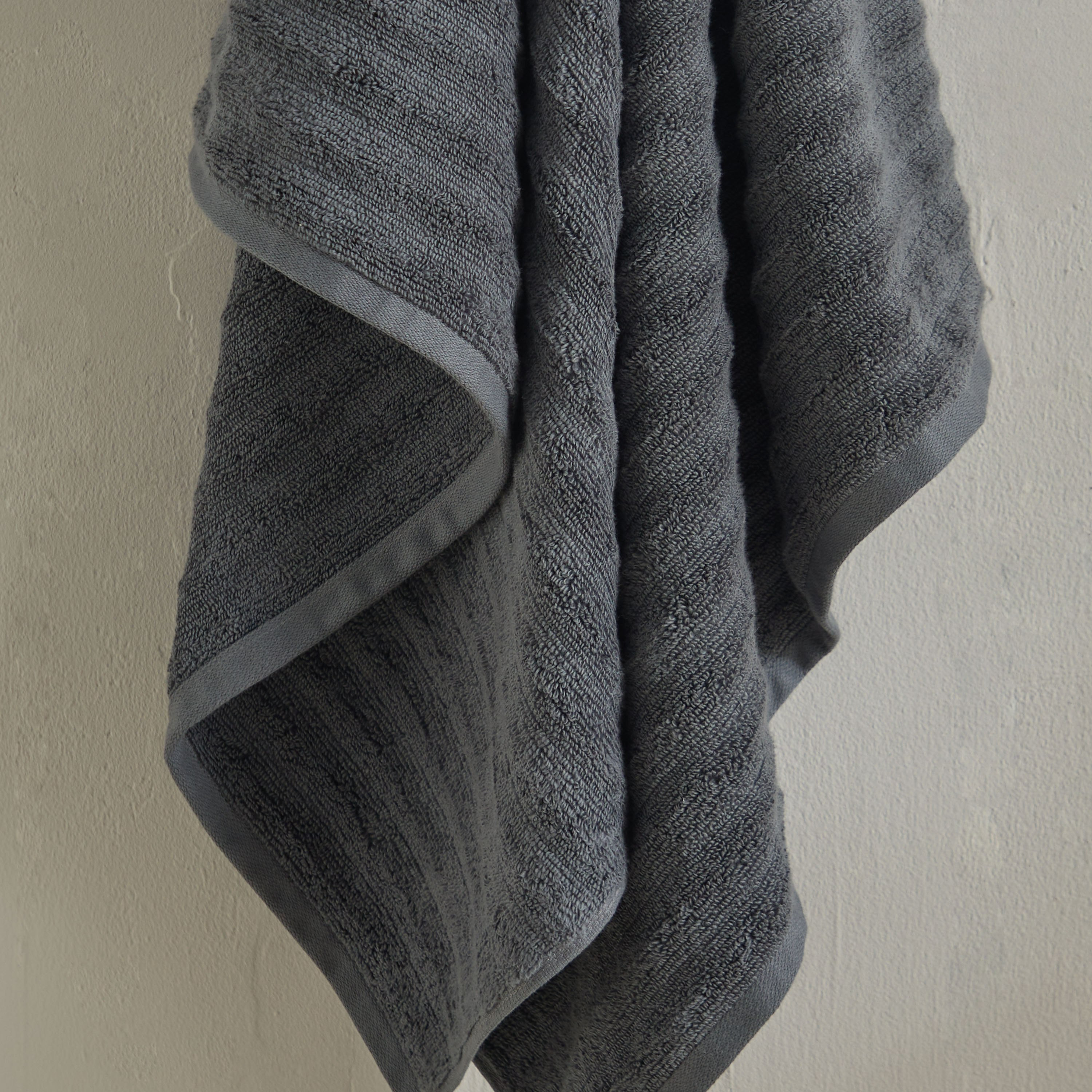 منشفة حمام من أكسيس - 76x133 سم-hbxbathroom-bathroomtextiles-image-3