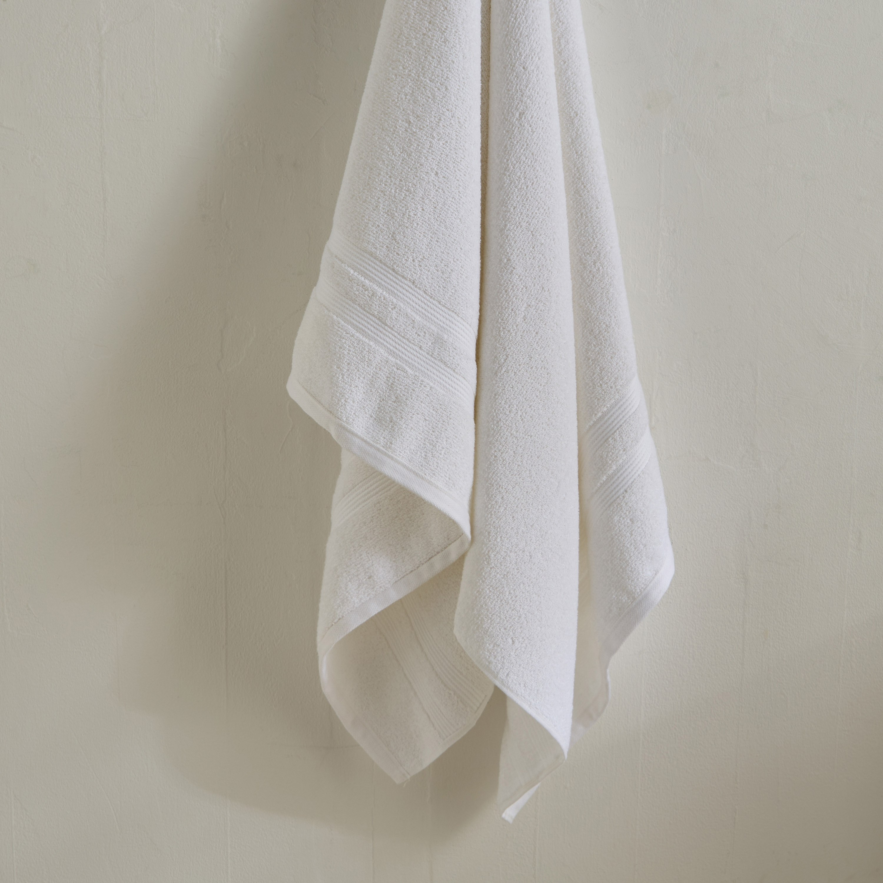 منشفة حمام من أكسيس - 76x133 سم-hbxbathroom-bathroomtextiles-image-3