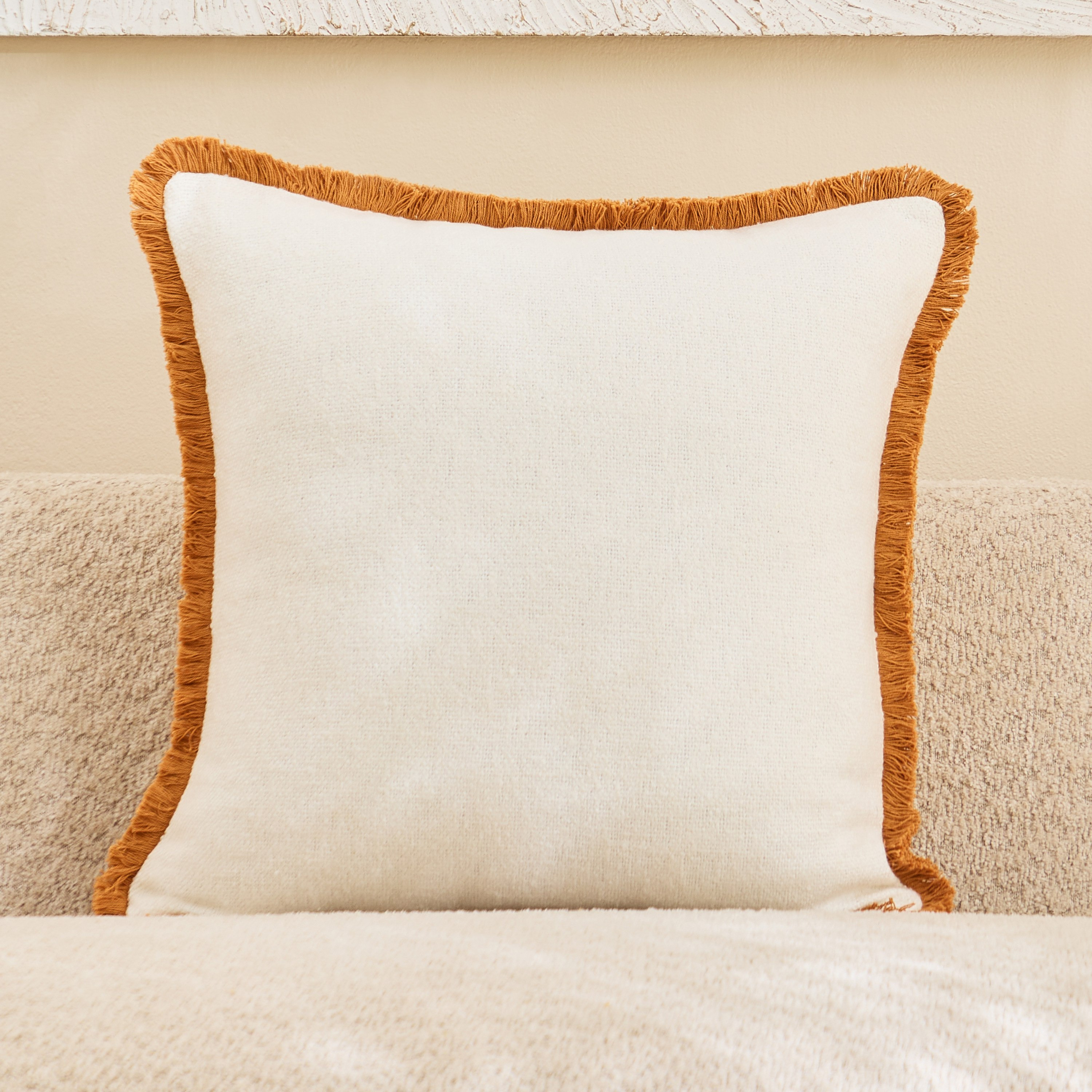 وسادة محشوة سادة بشراشيب من أريكا-hbxhomeware-hbxbedroom-image-1