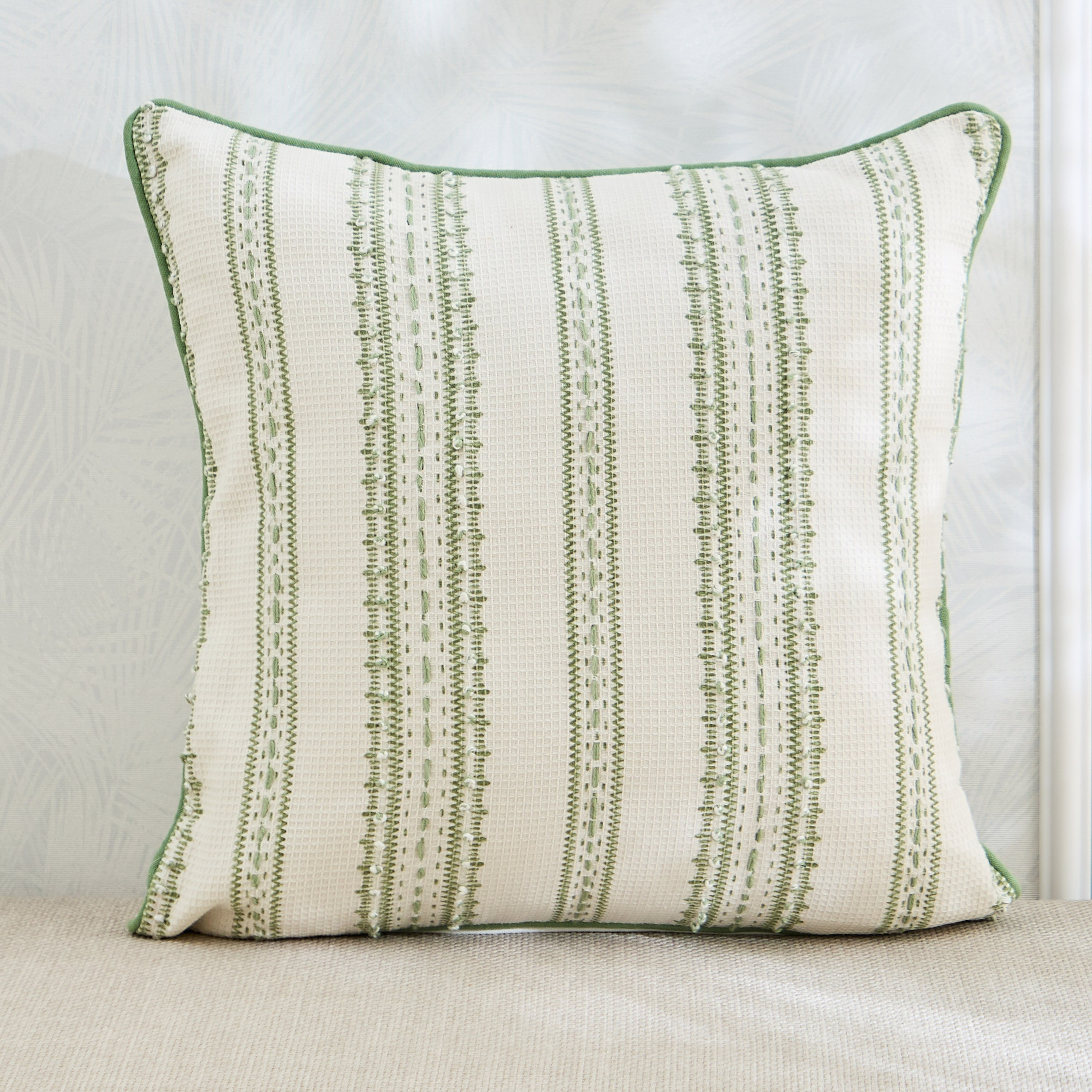 وسادة مخططة وان من فيرنورا-hbxhomeware-hbxbedroom-image-1