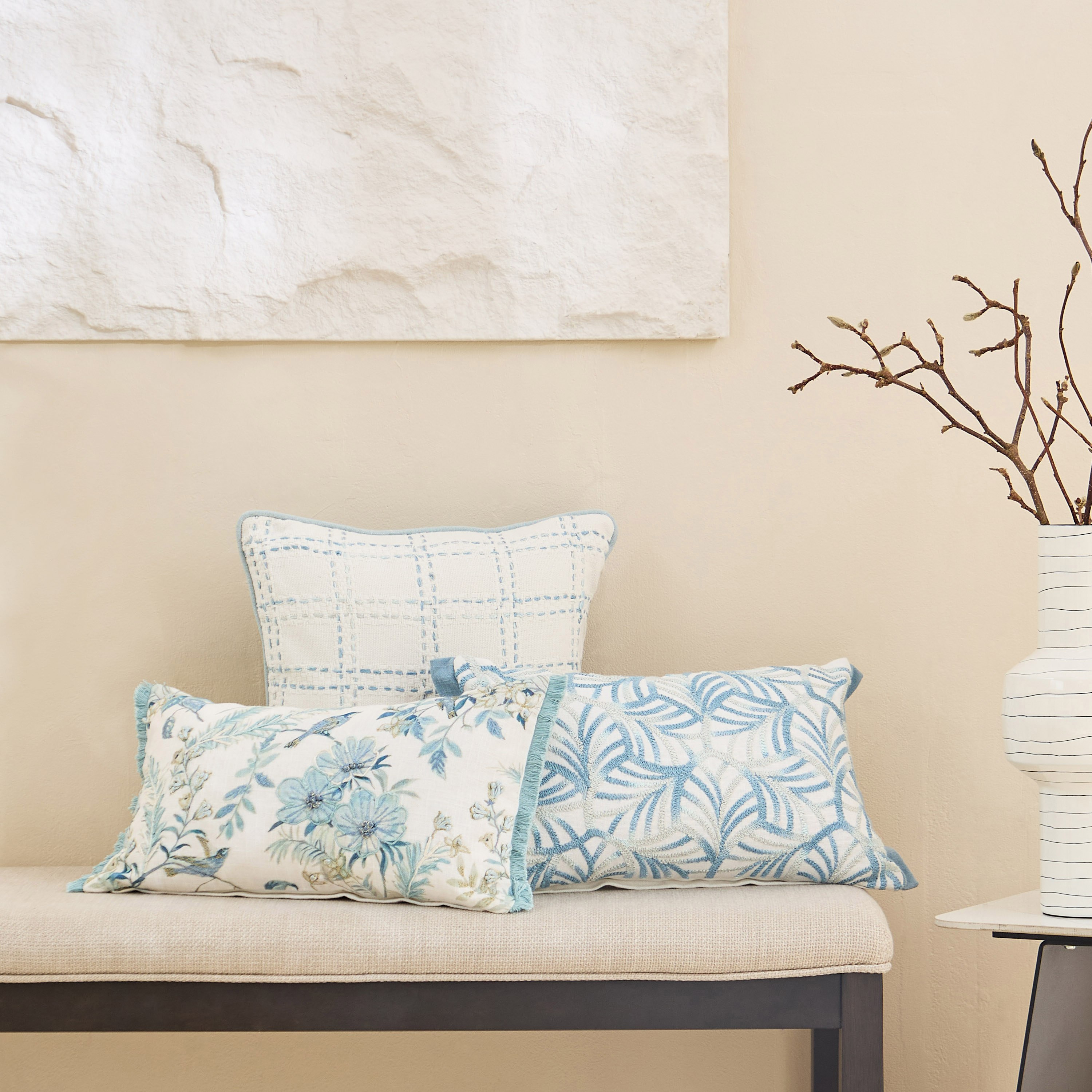 وسادة بتطريز طائر من بلوسفيرا - 30x50 سم-hbxhomeware-hbxbedroom-image-4