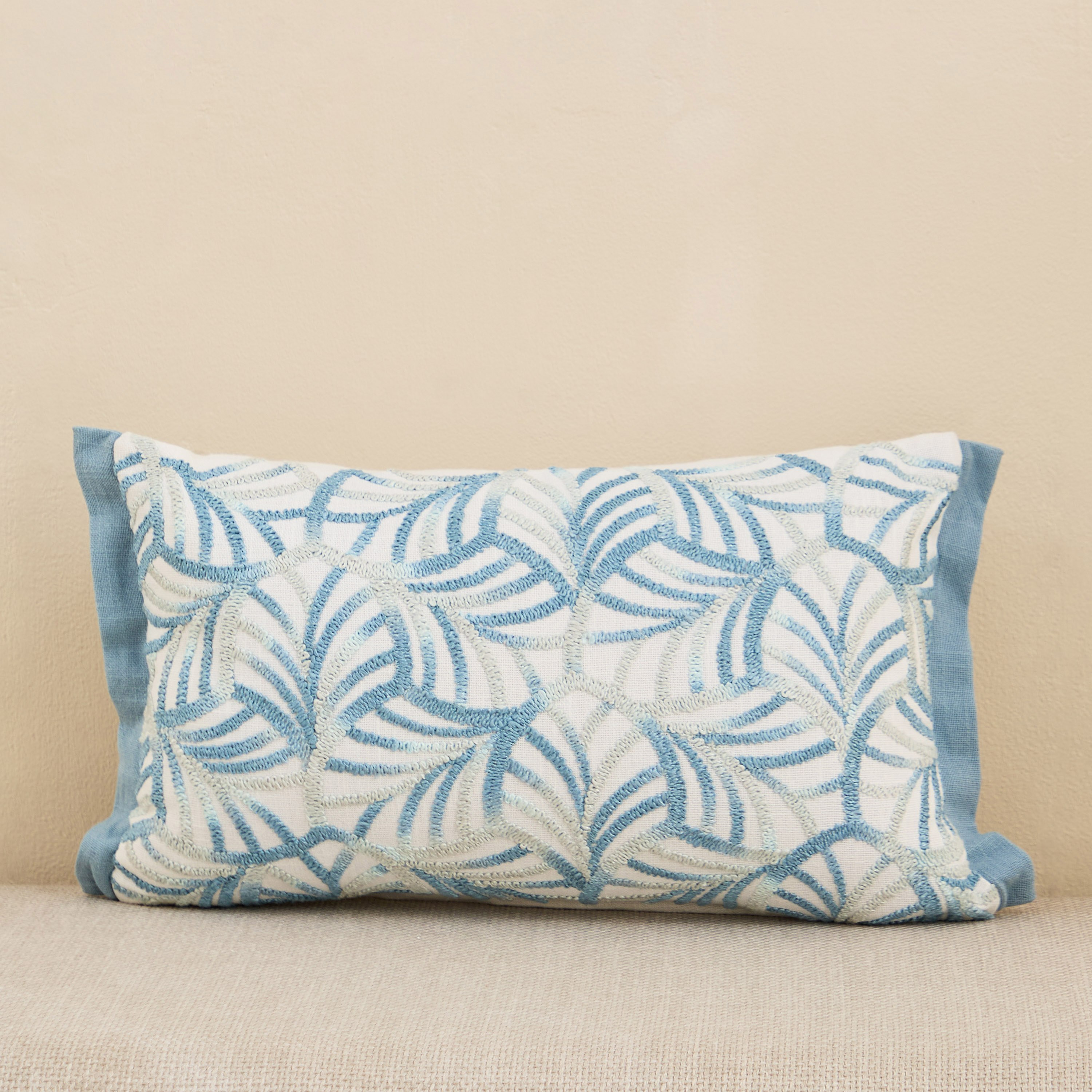 وسادة بتطريز مصبوغ من بلوسفيرا - 30x50 سم-hbxhomeware-hbxbedroom-image-1