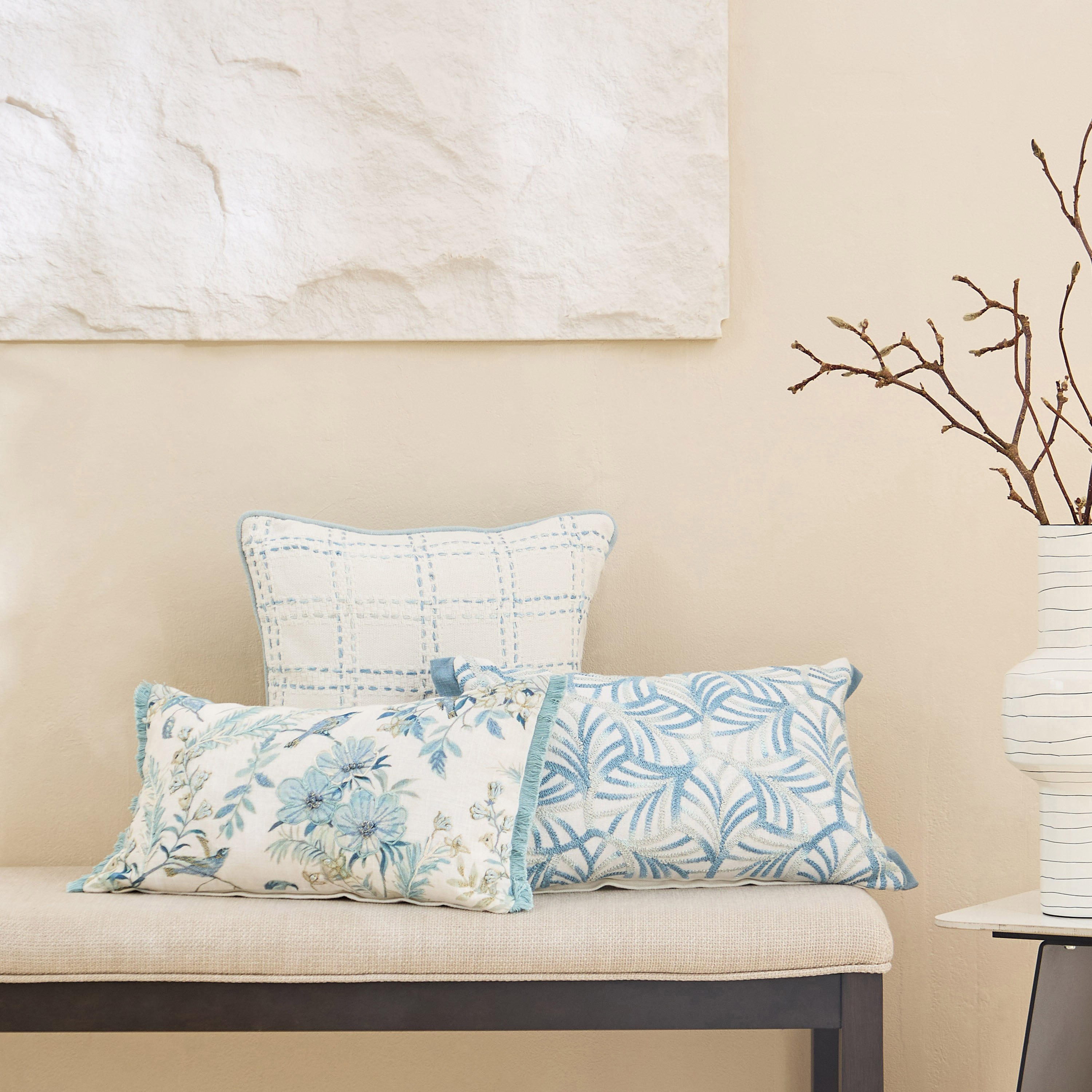 وسادة بتطريز مصبوغ من بلوسفيرا - 30x50 سم-hbxhomeware-hbxbedroom-image-4