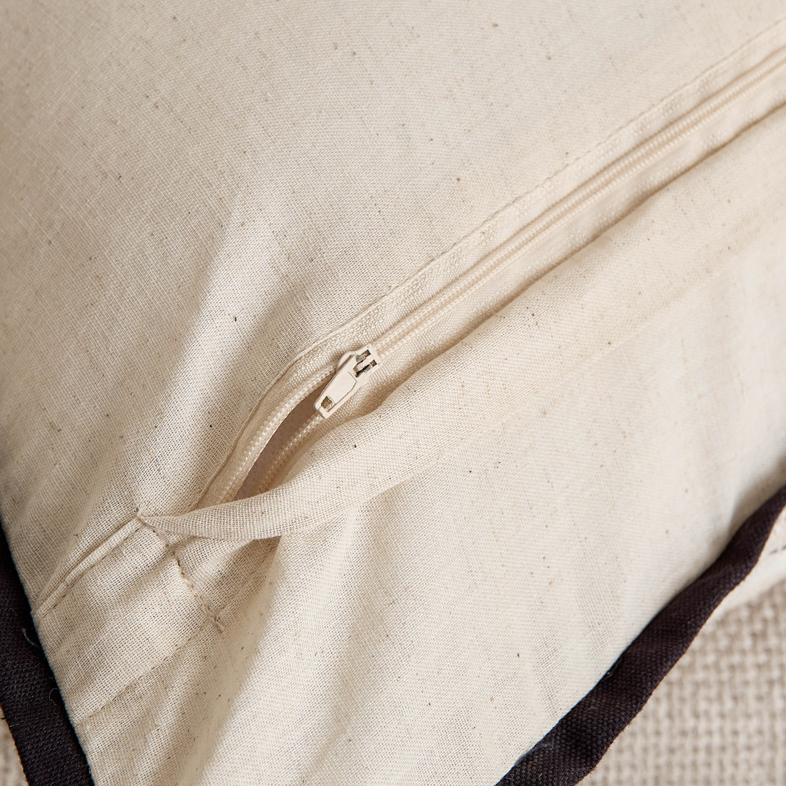 وسادة محشوة باند من نواركلاي - 50x50 سم-hbxhomeware-hbxkidsandyouth-image-3