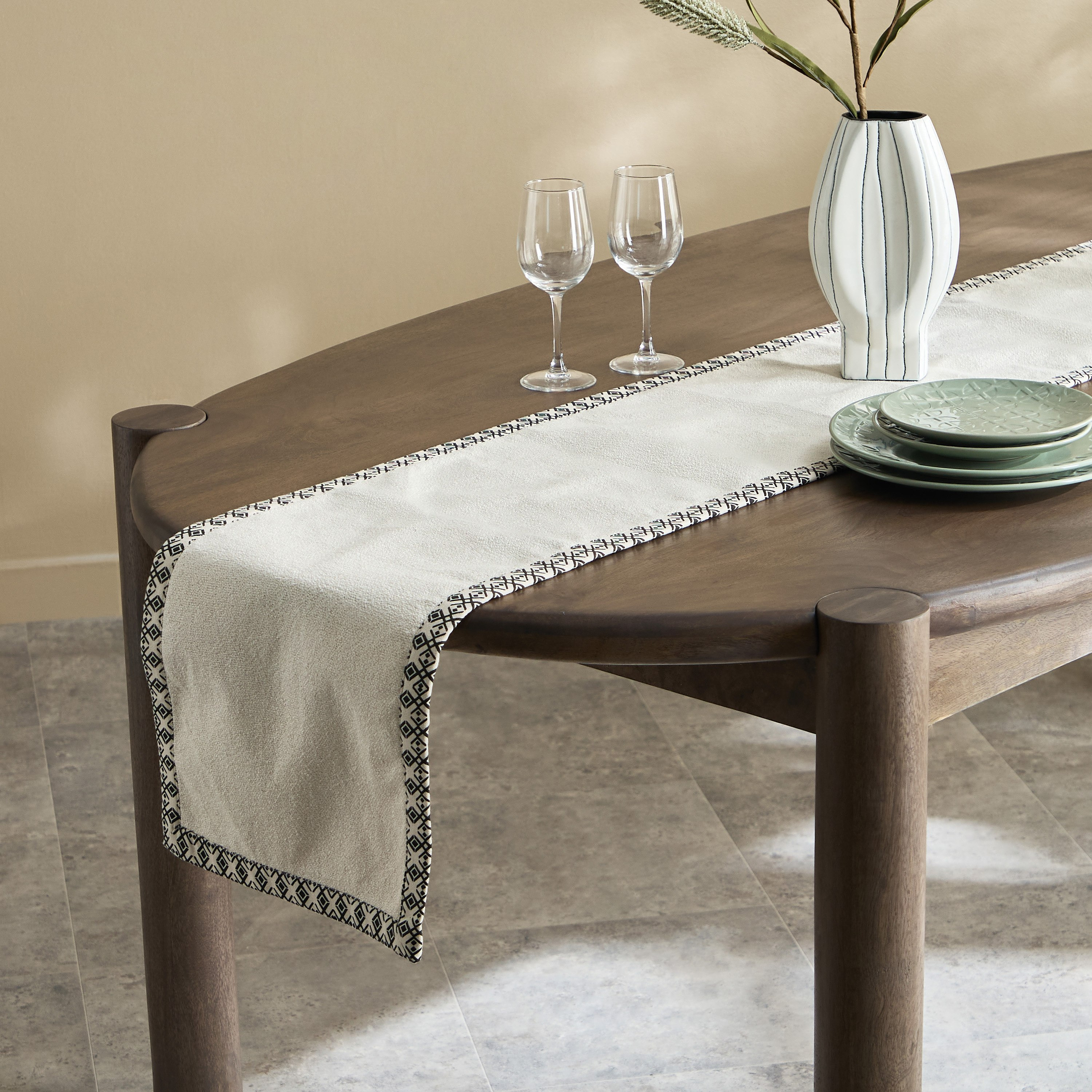 NoirClay Printed Flange Table Runner - 33x180 cm-hbxdecorandfurnishings-homefurnishings-tablelinens-image-1