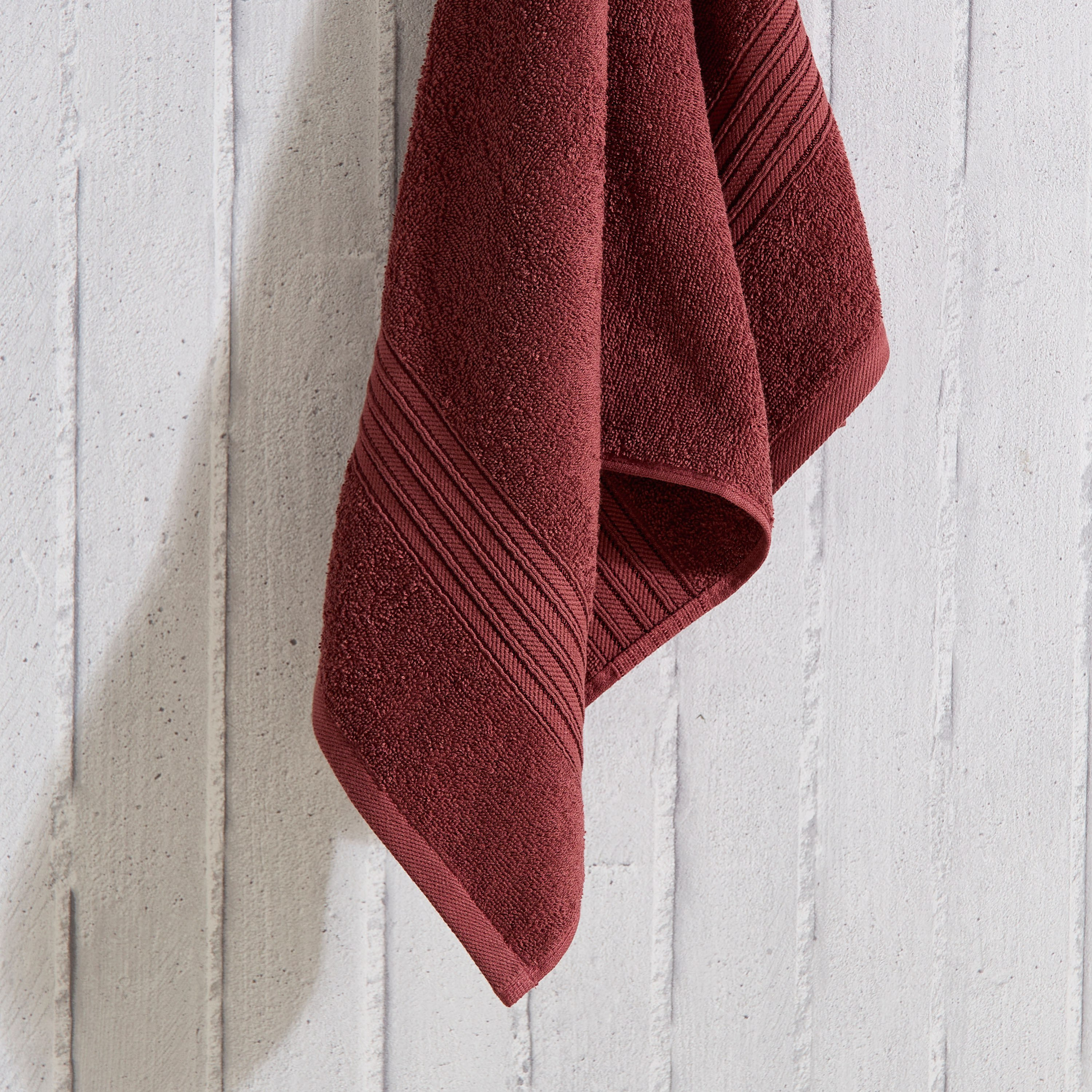 منشفة يد ممشطة من إسينشال - 50x90 سم-hbxbathroom-bathroomtextiles-image-3