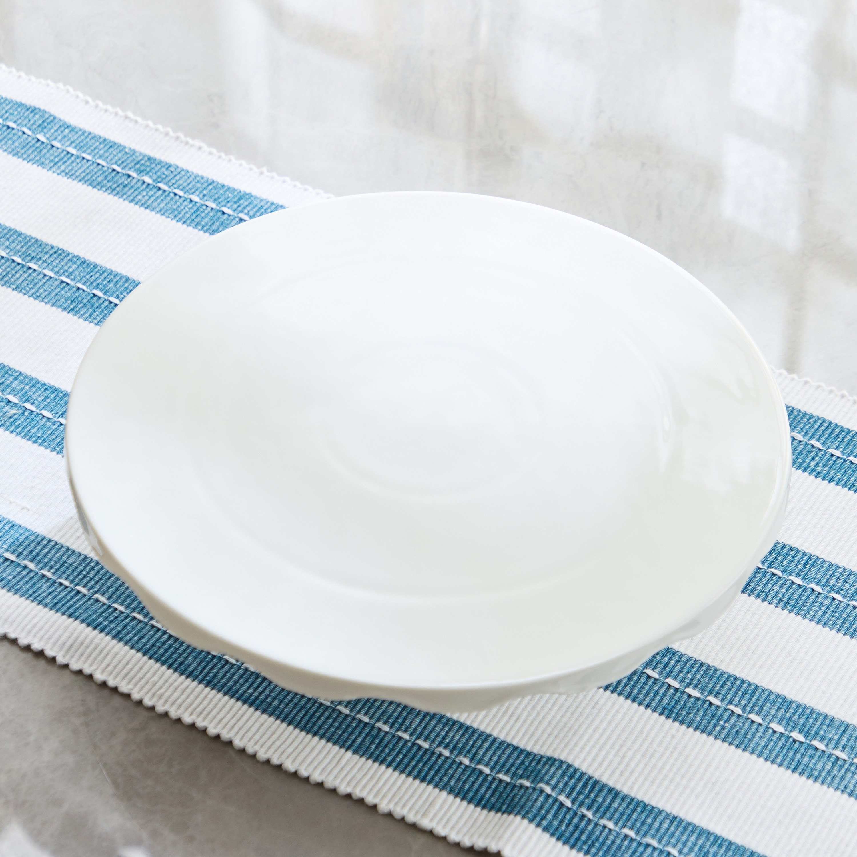 Supreme Cake Platter - 31.5x31.5x7.7 cm-hbxdecorandfurnishings-tabletop-serveware-image-2