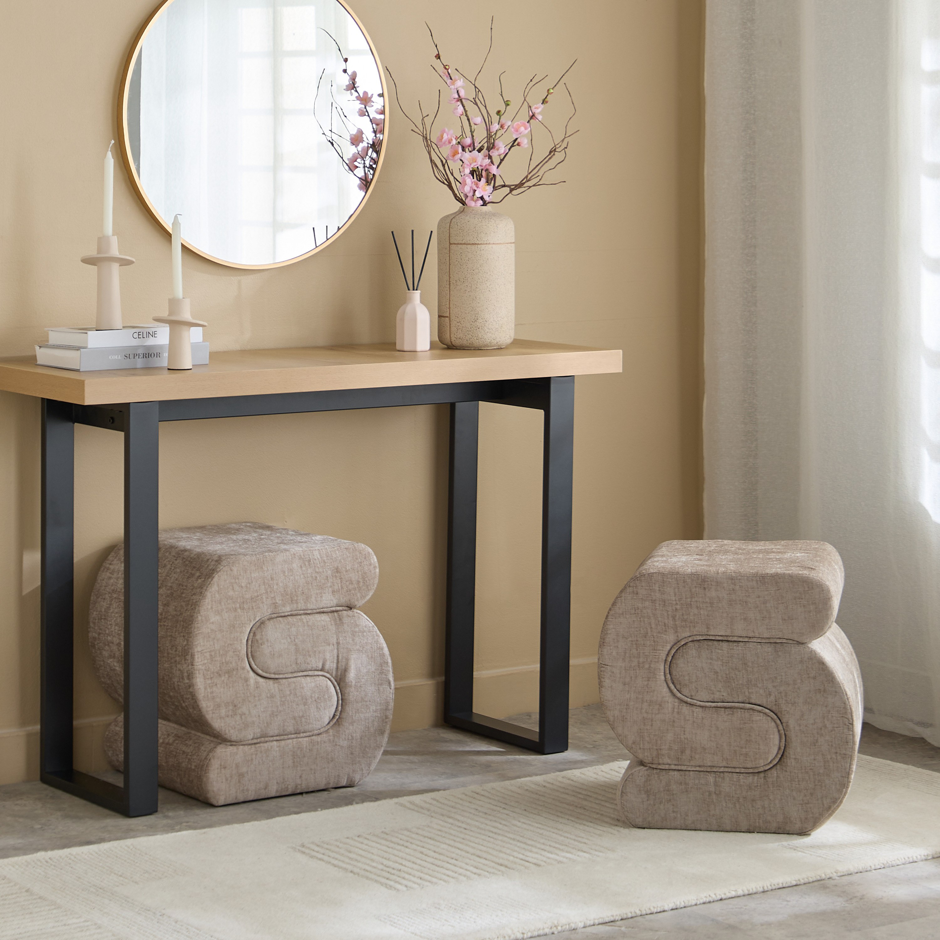 مقعد عثماني قماش من سبلينديد-hbxlivingroom-sofasandarmchairs-ottomansandfootstools-image-5