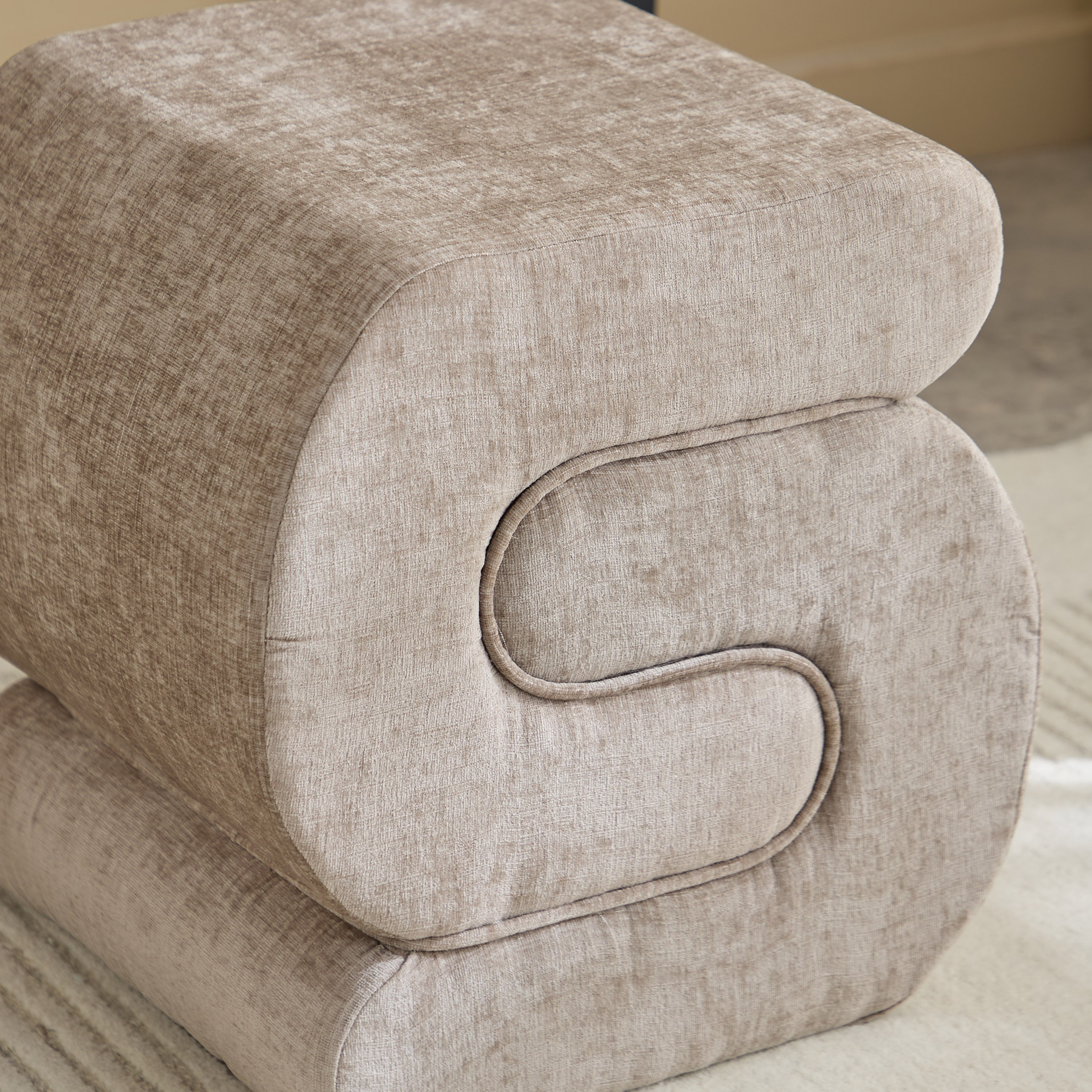 مقعد عثماني قماش من سبلينديد-hbxlivingroom-sofasandarmchairs-ottomansandfootstools-image-3