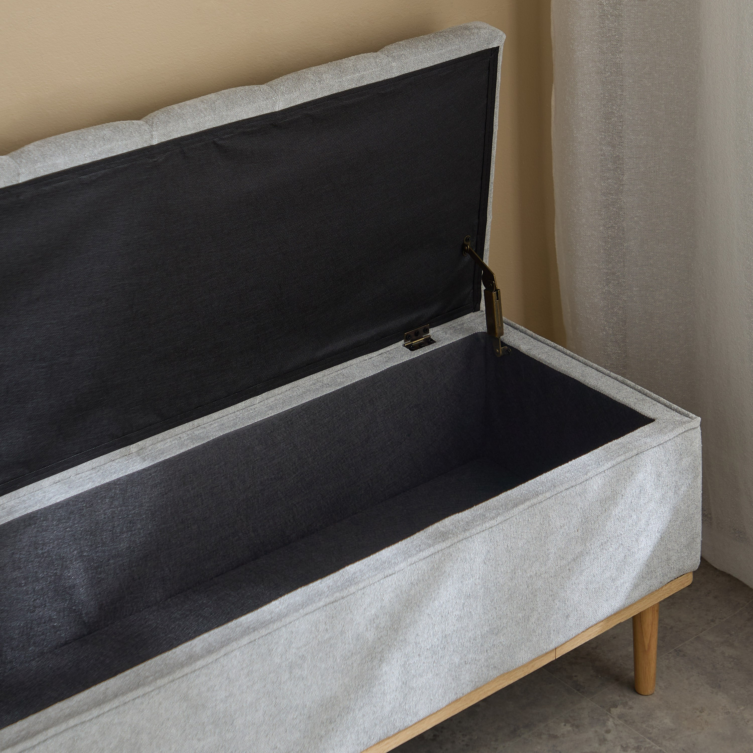 مقعد بنش قماش بإطار خشبي من درو-hbxfurniture-sofasandarmchairs-benches-image-4