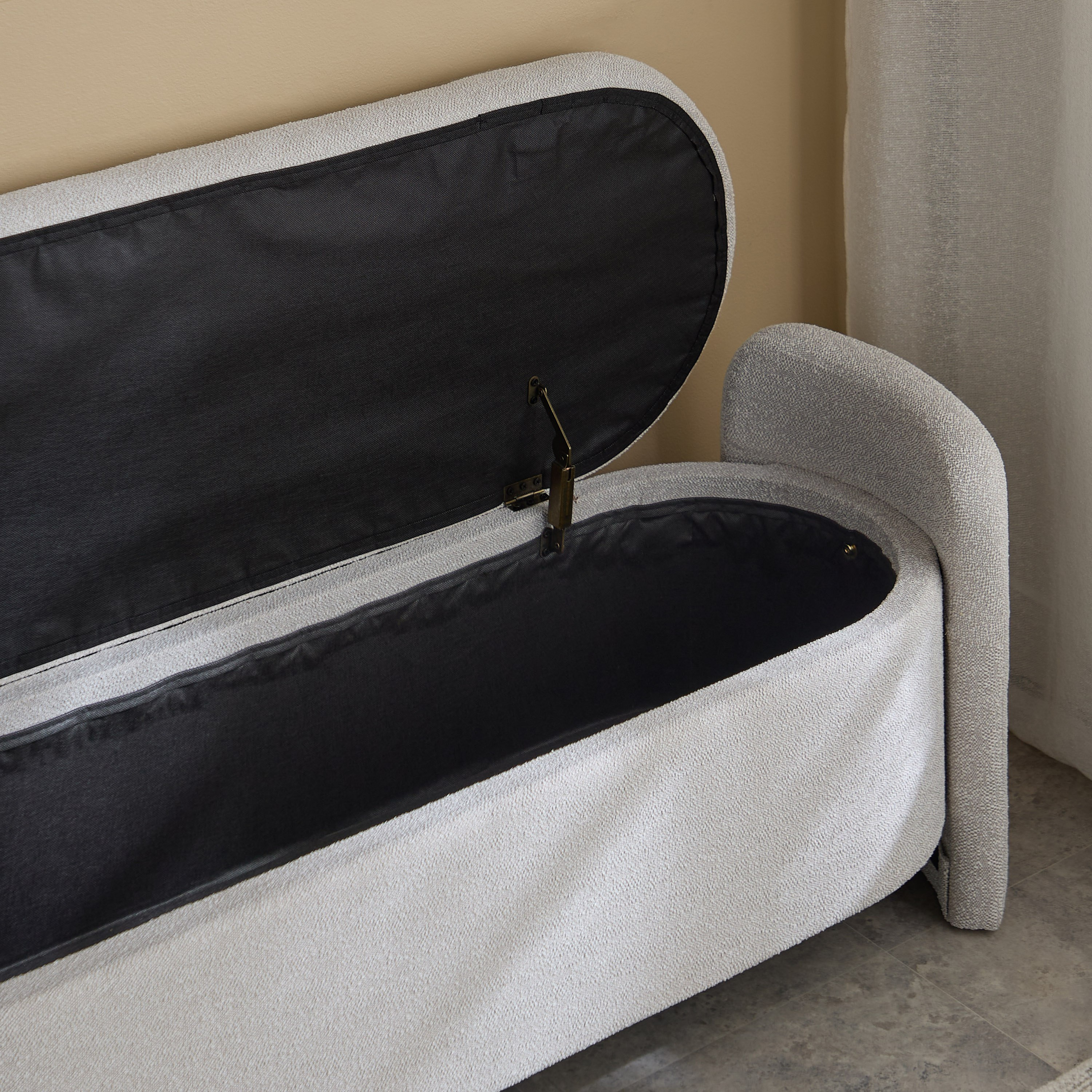 مقعد بنش قماش من تاورو-hbxfurniture-sofasandarmchairs-benches-image-4
